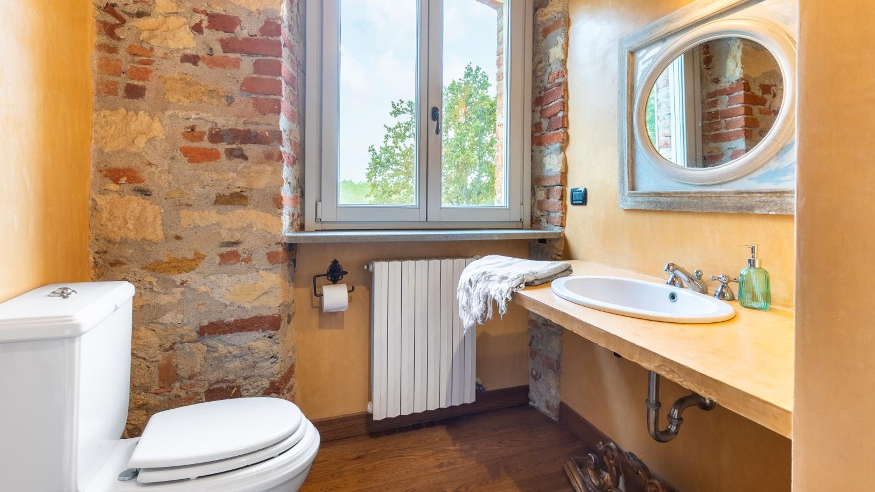 CASCINA MOGLIA 8&1, Emma Villas view 4
