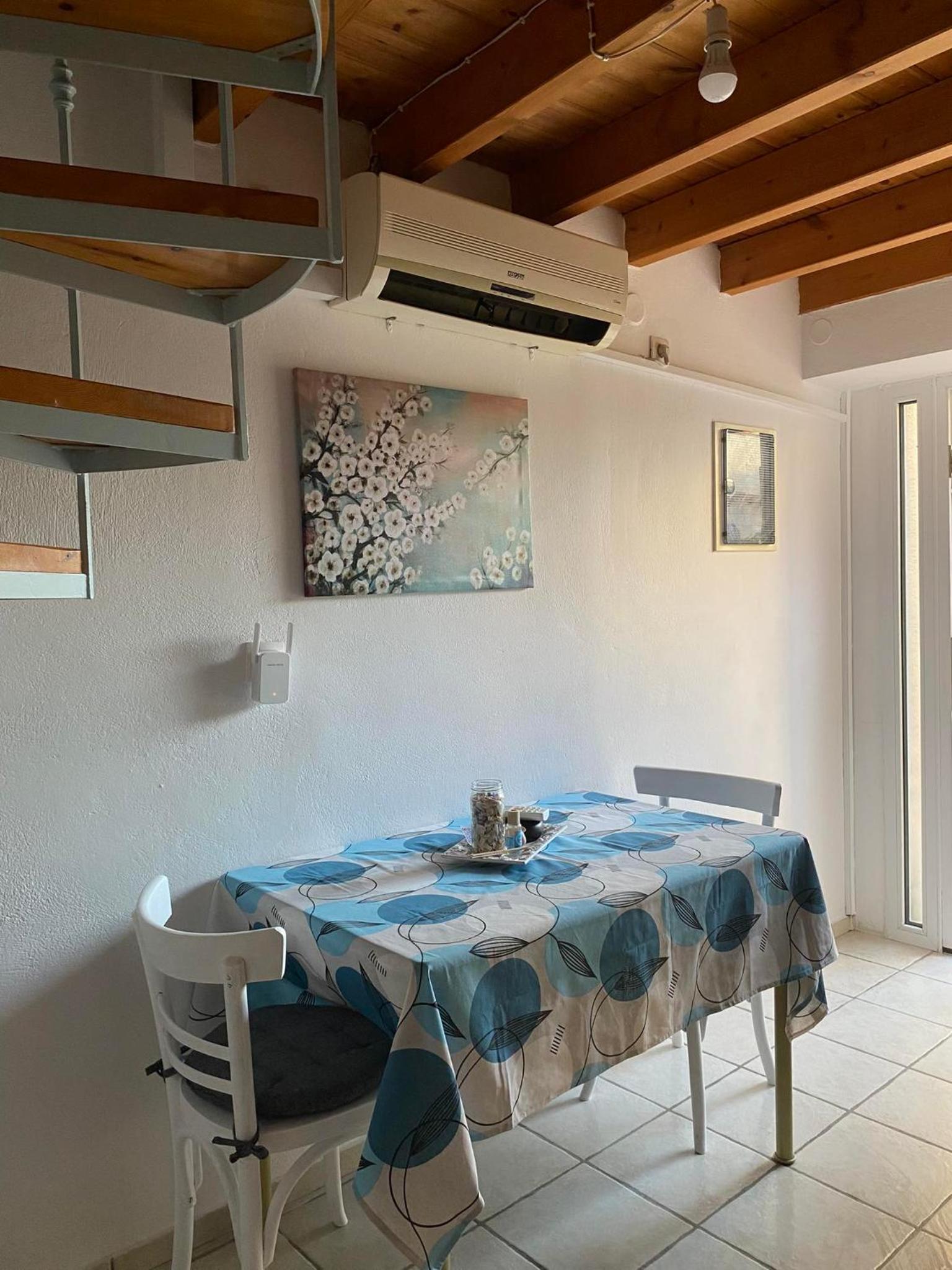 Giannis' House view 3