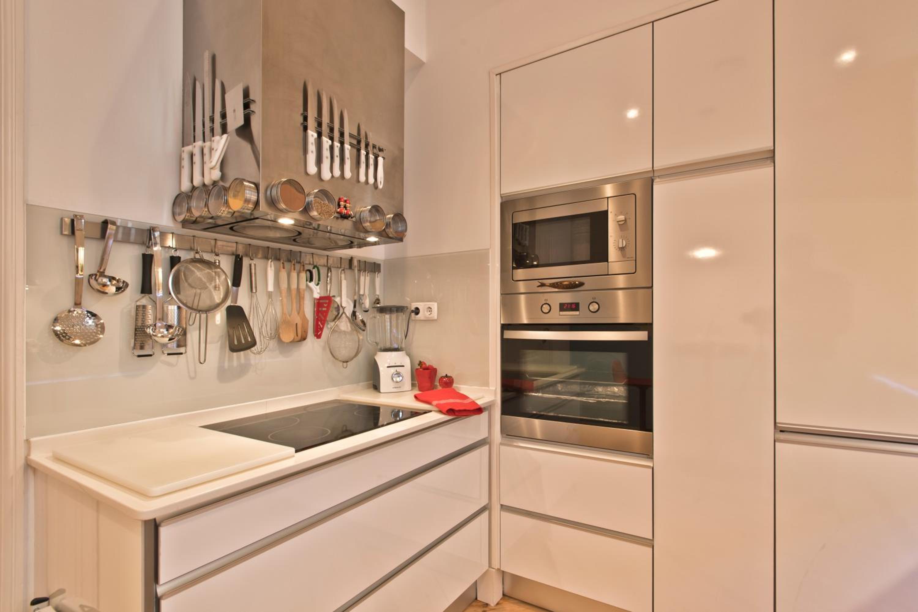 Stylish Estrela Apartment by LovelyStay