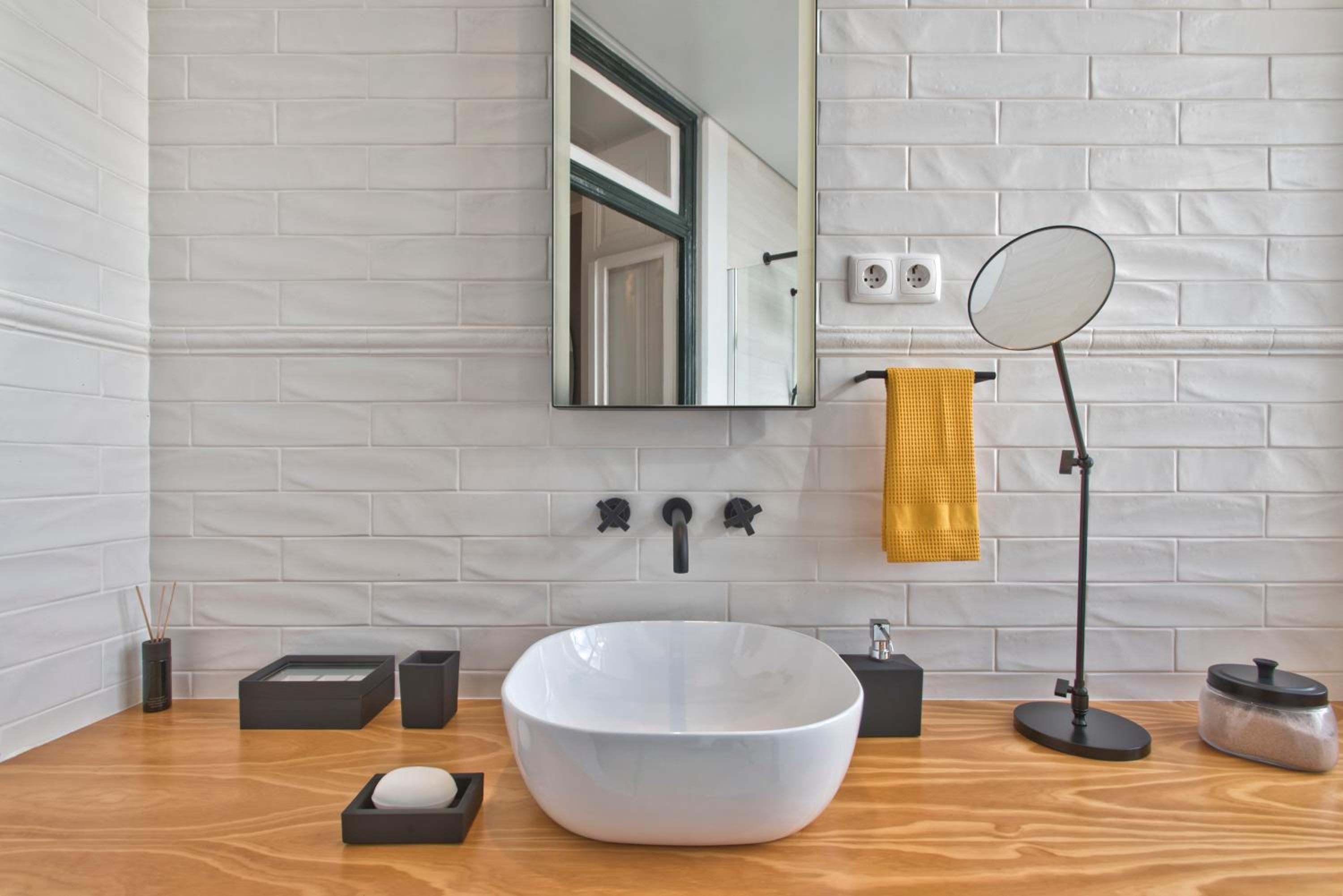 Stylish Estrela Apartment by LovelyStay