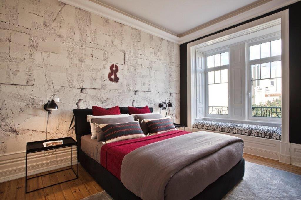 Stylish Estrela Apartment by LovelyStay