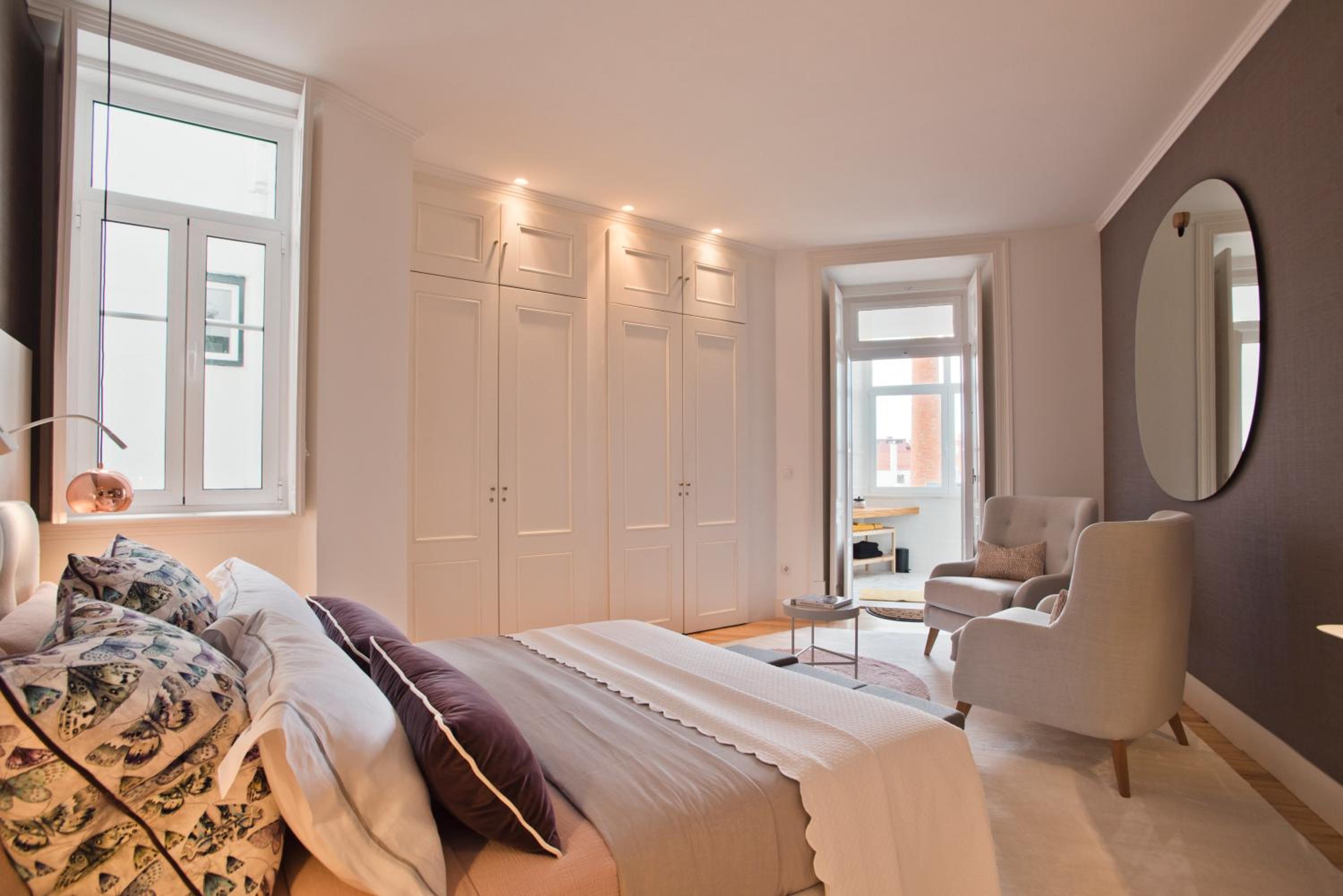 Stylish Estrela Apartment by LovelyStay