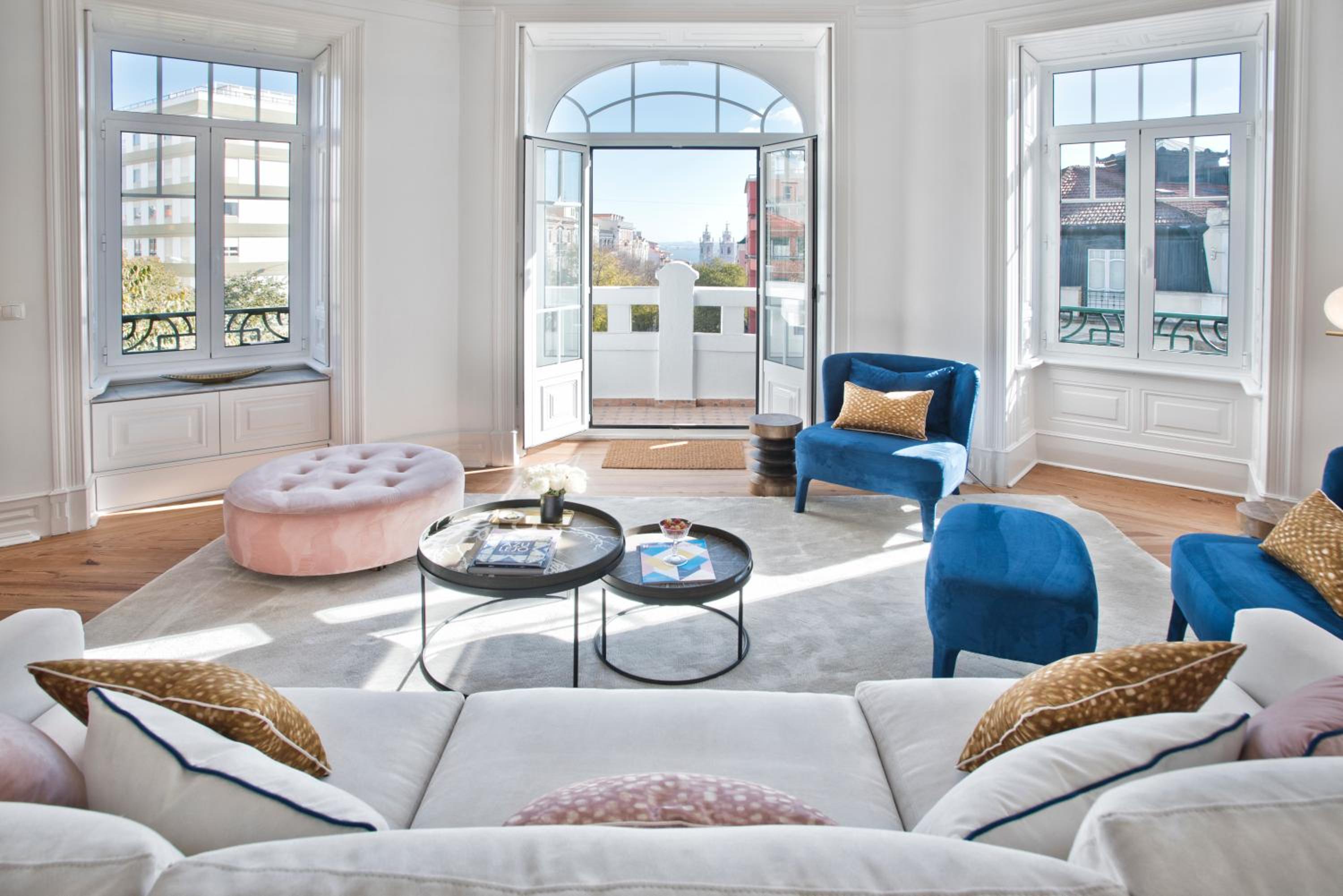 Stylish Estrela Apartment by LovelyStay
