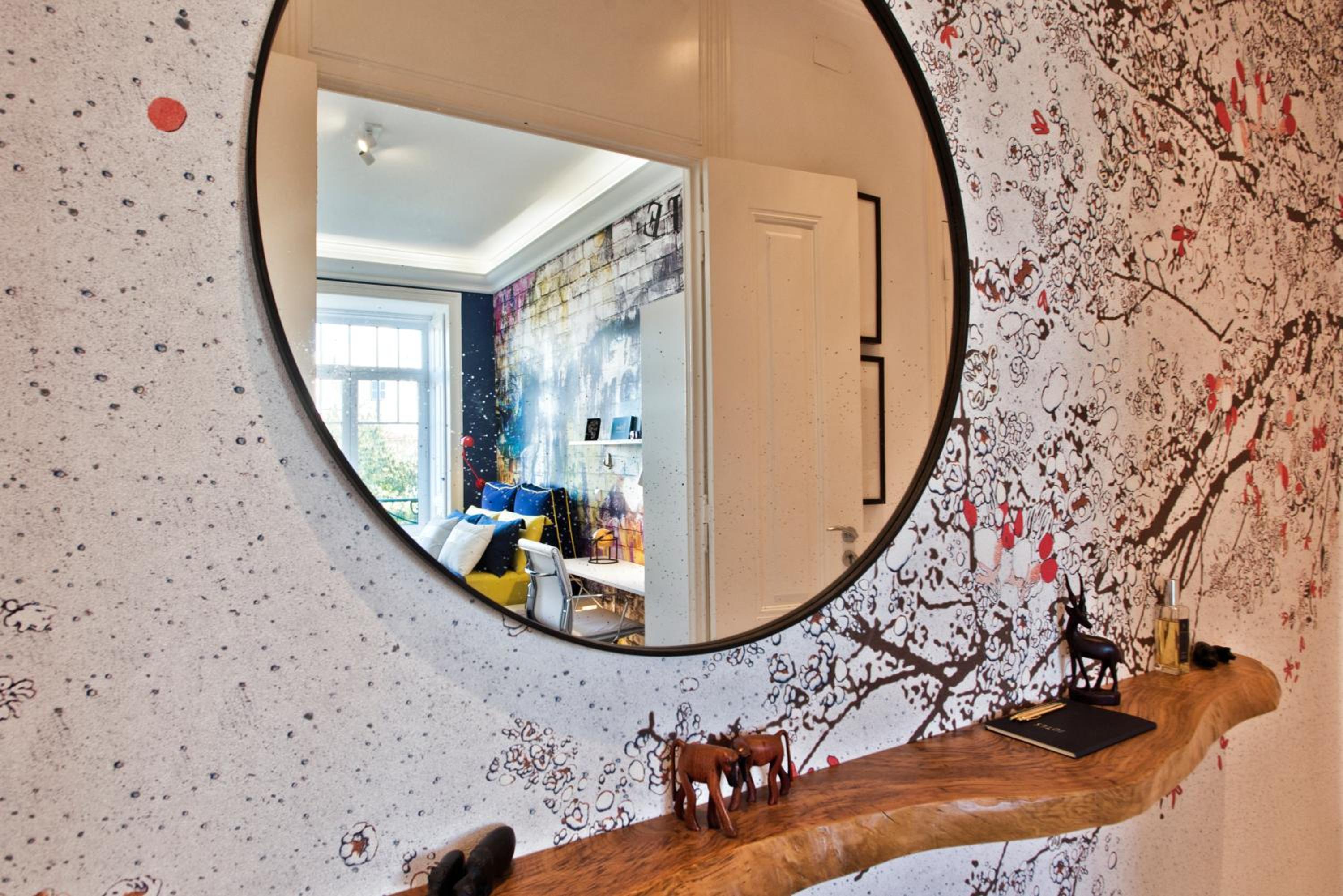 Stylish Estrela Apartment by LovelyStay