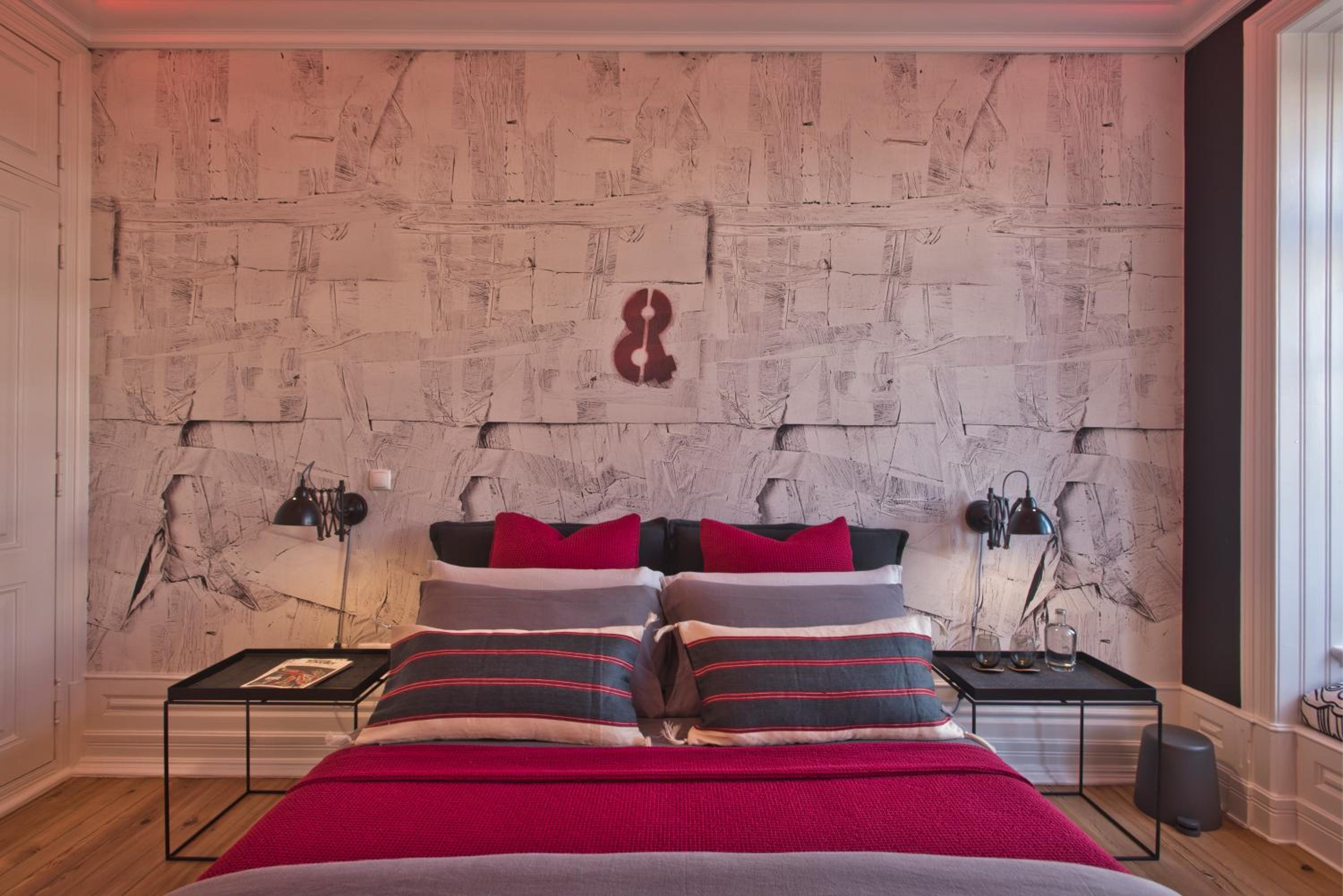 Stylish Estrela Apartment by LovelyStay