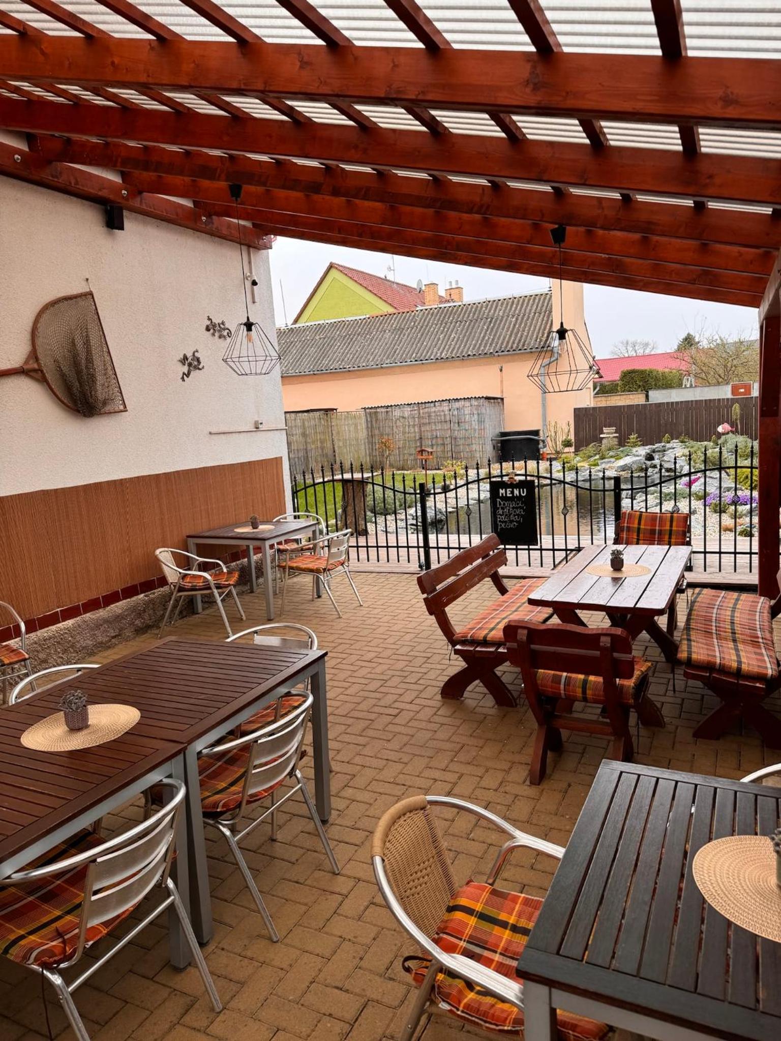 Rybářská restaurace a penzion u Horáků