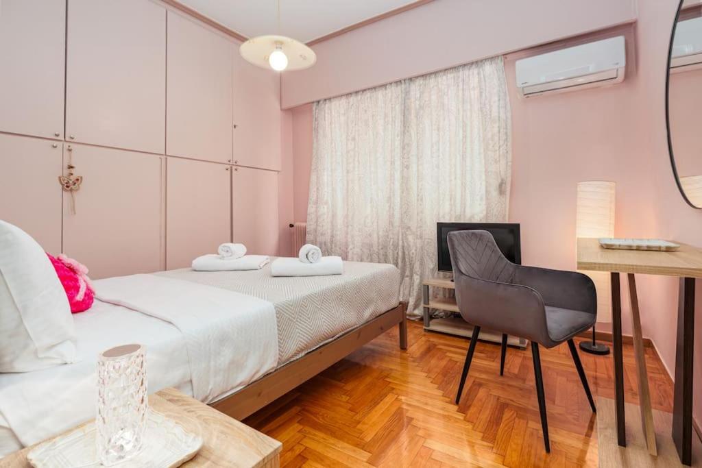 3-bedroom apt near Kallimarmaro!
