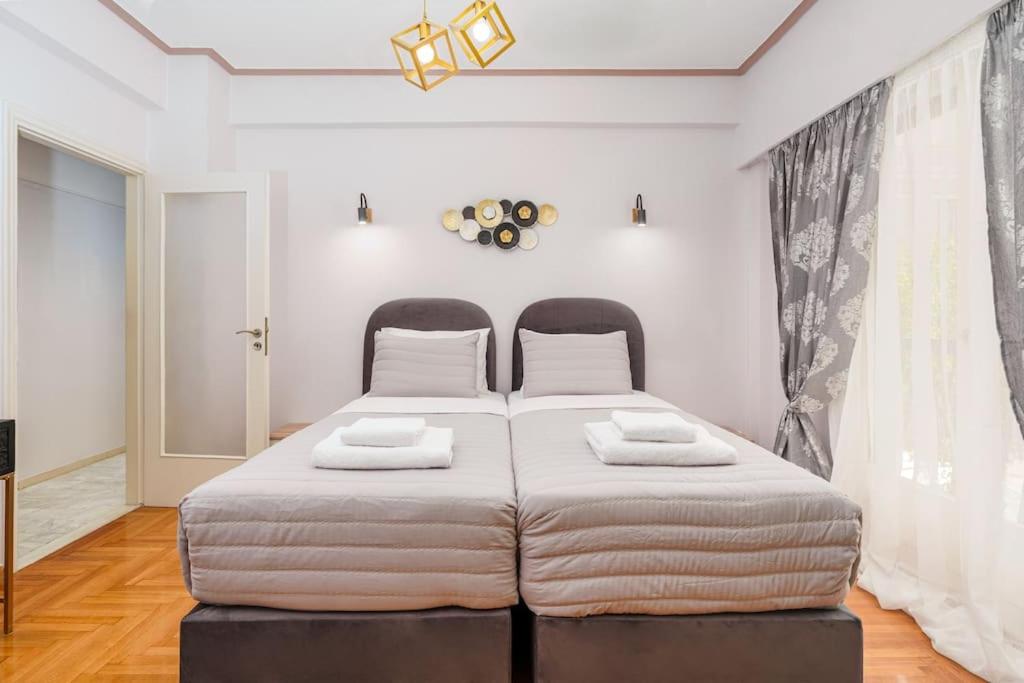 3-bedroom apt near Kallimarmaro!