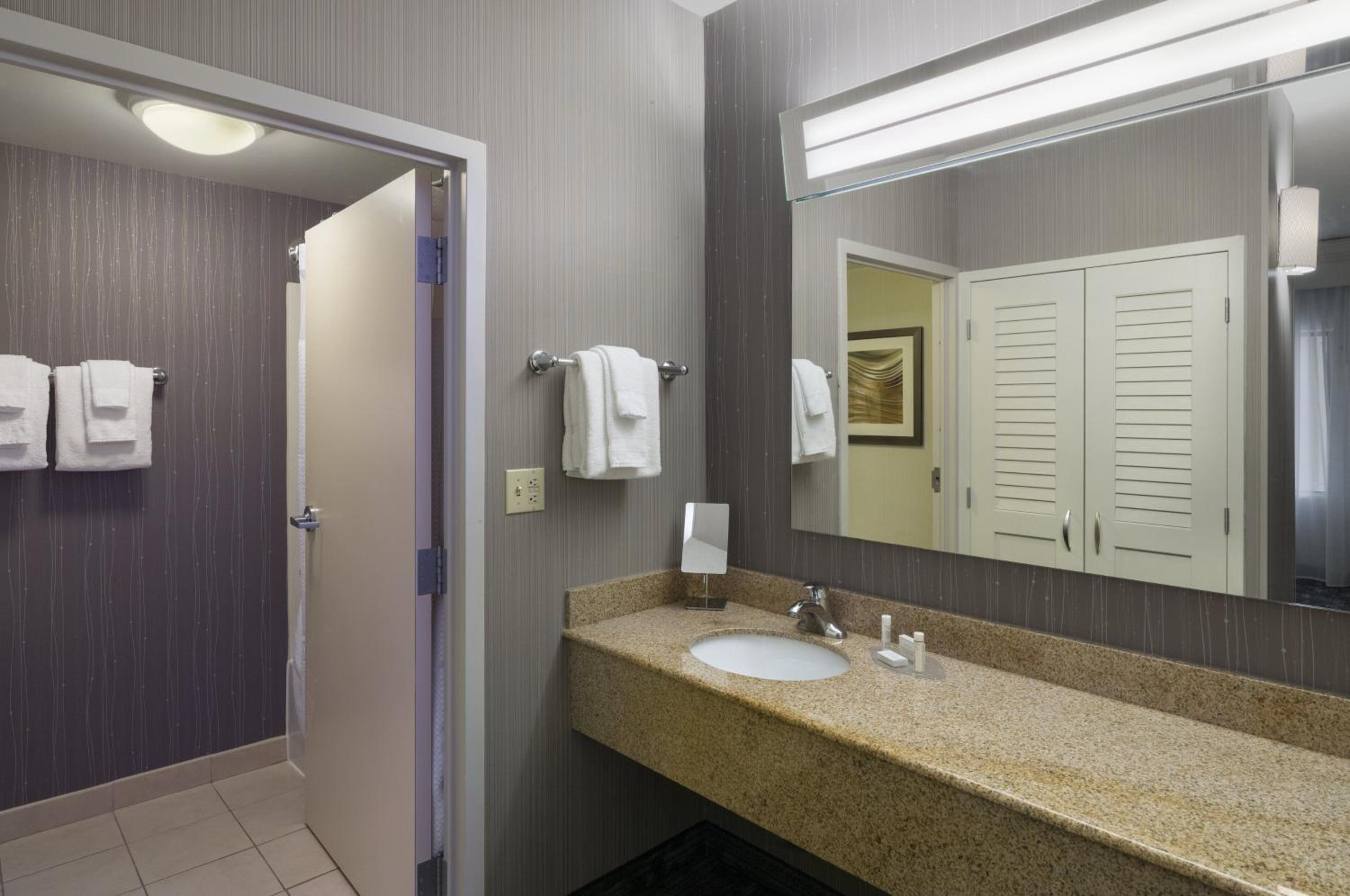Courtyard by Marriott Scranton Montage Mountain - Property Image 6