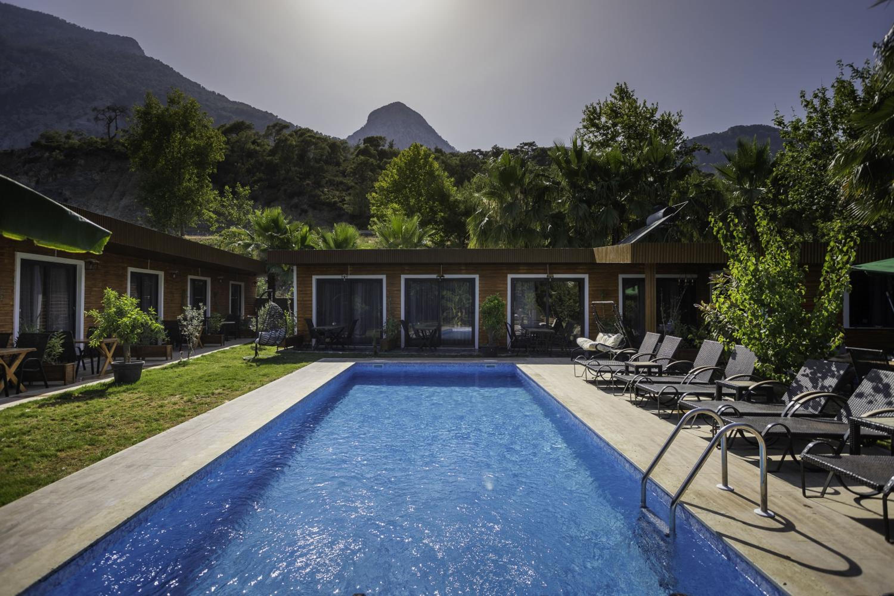 Terra Garden Hotel - Image 6