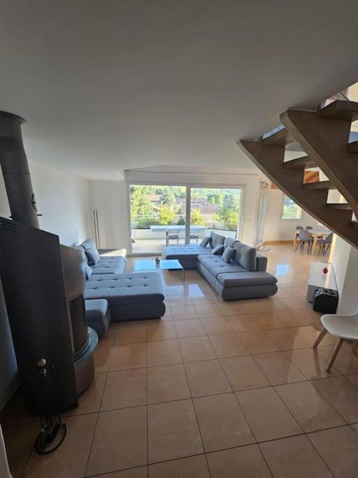 Stunning Apartment next to Sion