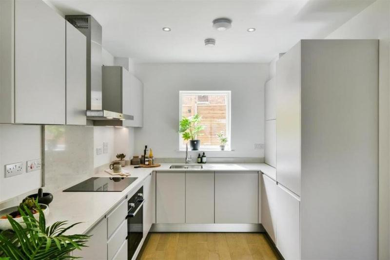 Uttsav Green - Affordable LONDON ZONE 3 - Accessible Public Transport
