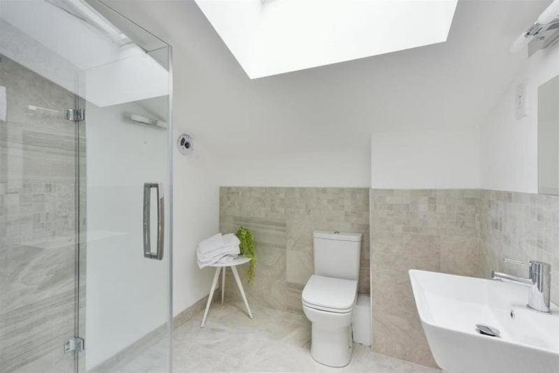 Uttsav Green - Affordable LONDON ZONE 3 - Accessible Public Transport