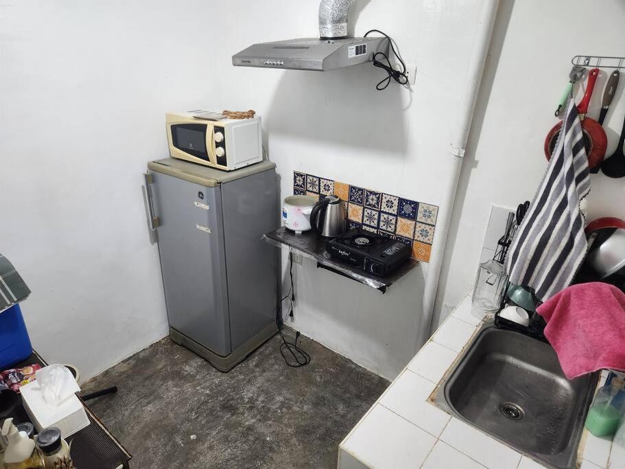 The MVPad 2 BR House 15 mins away from airport view 3