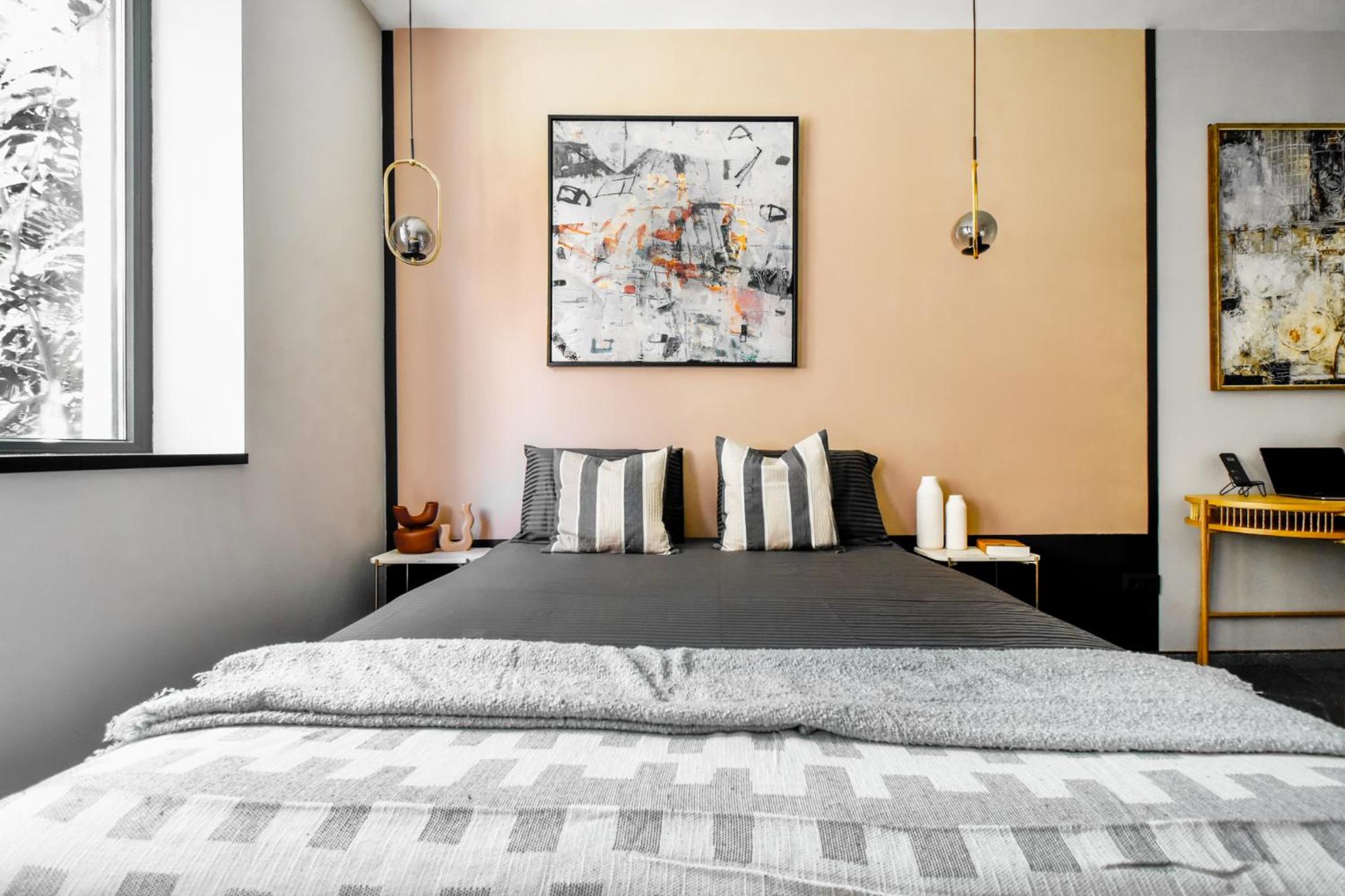 Duplex - Main Street Area - AC - Netflix - Desk