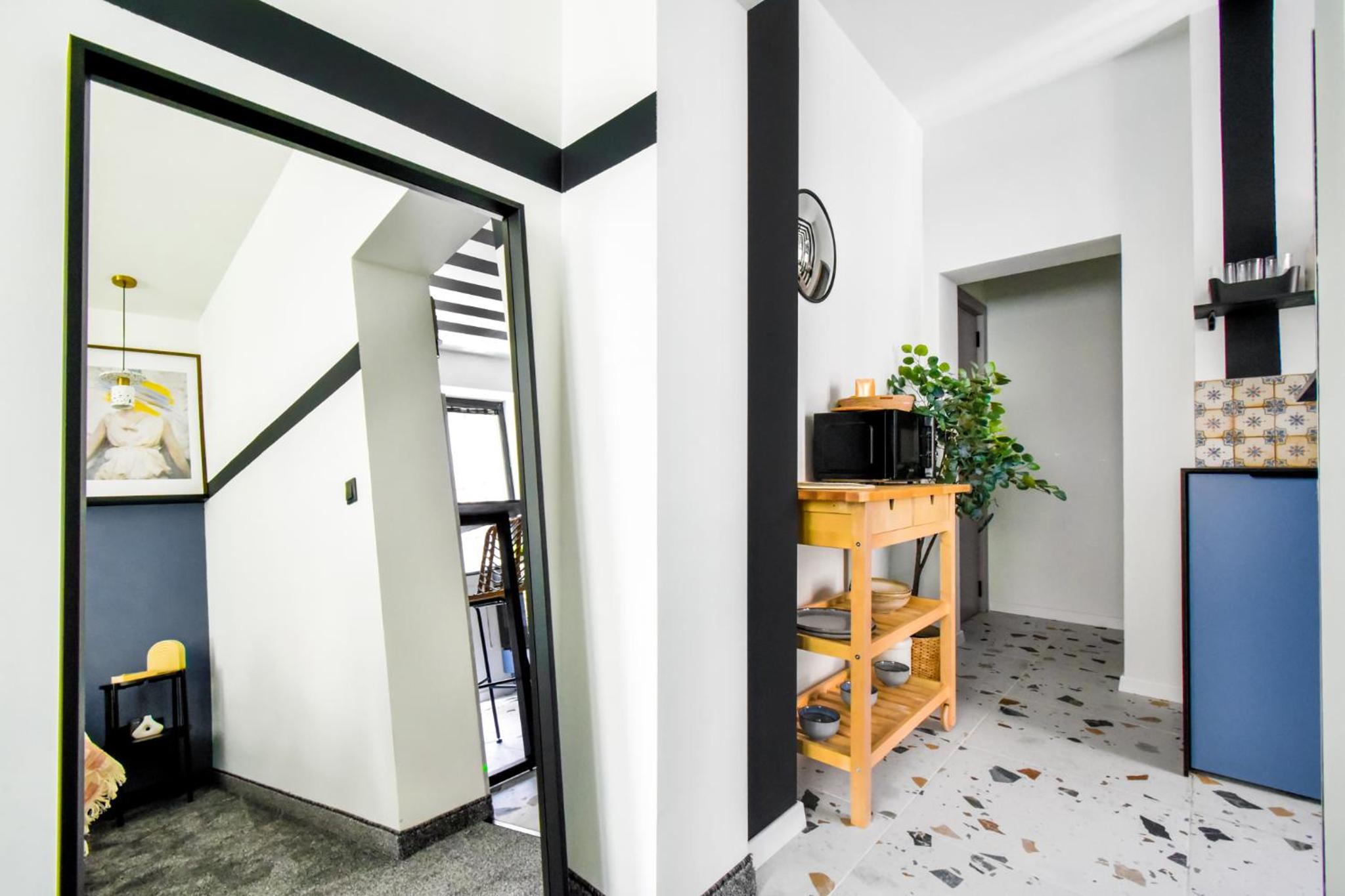 Duplex - Main Street Area - AC - Netflix - Desk