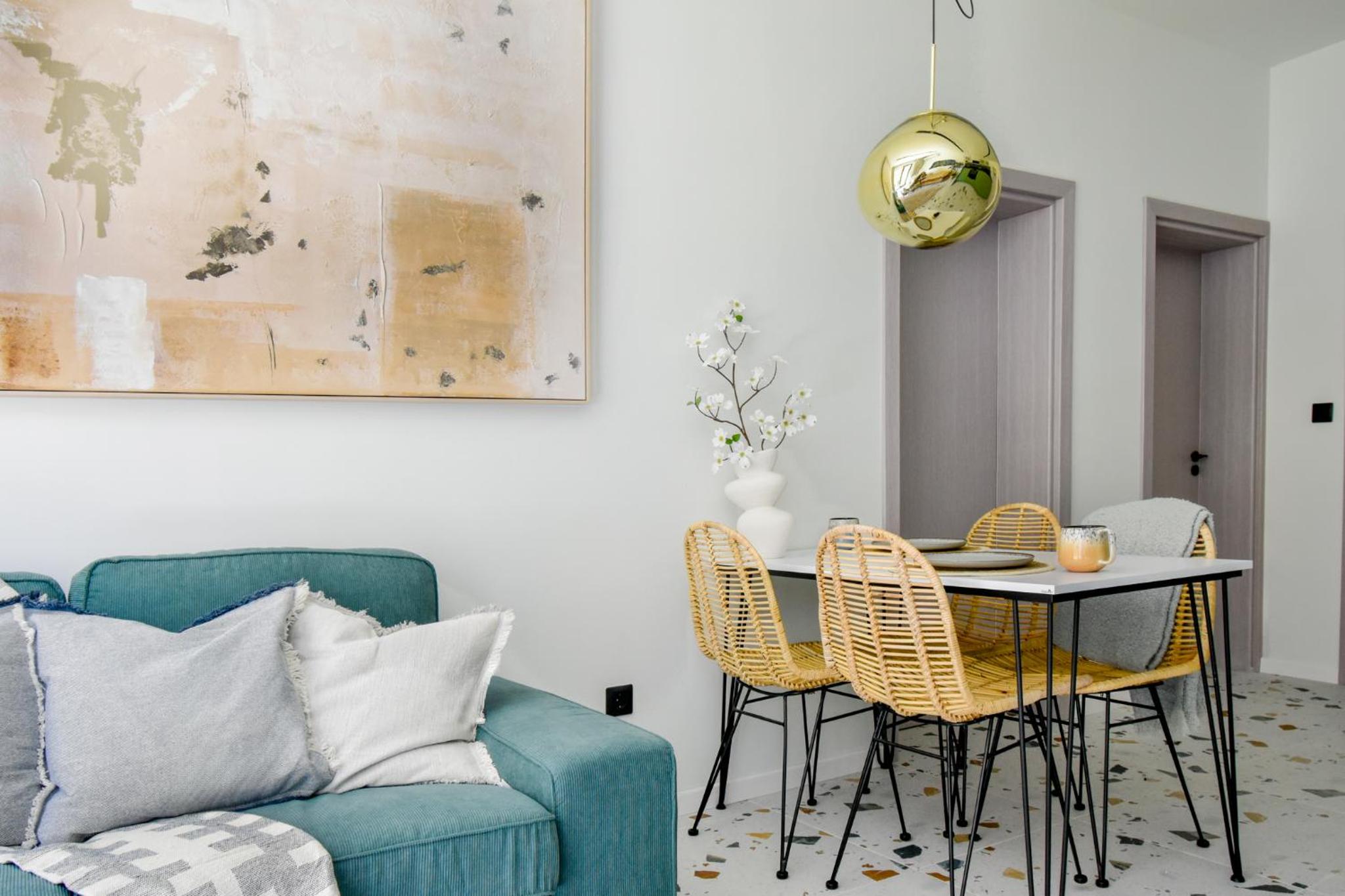 Duplex - Main Street Area - AC - Netflix - Desk