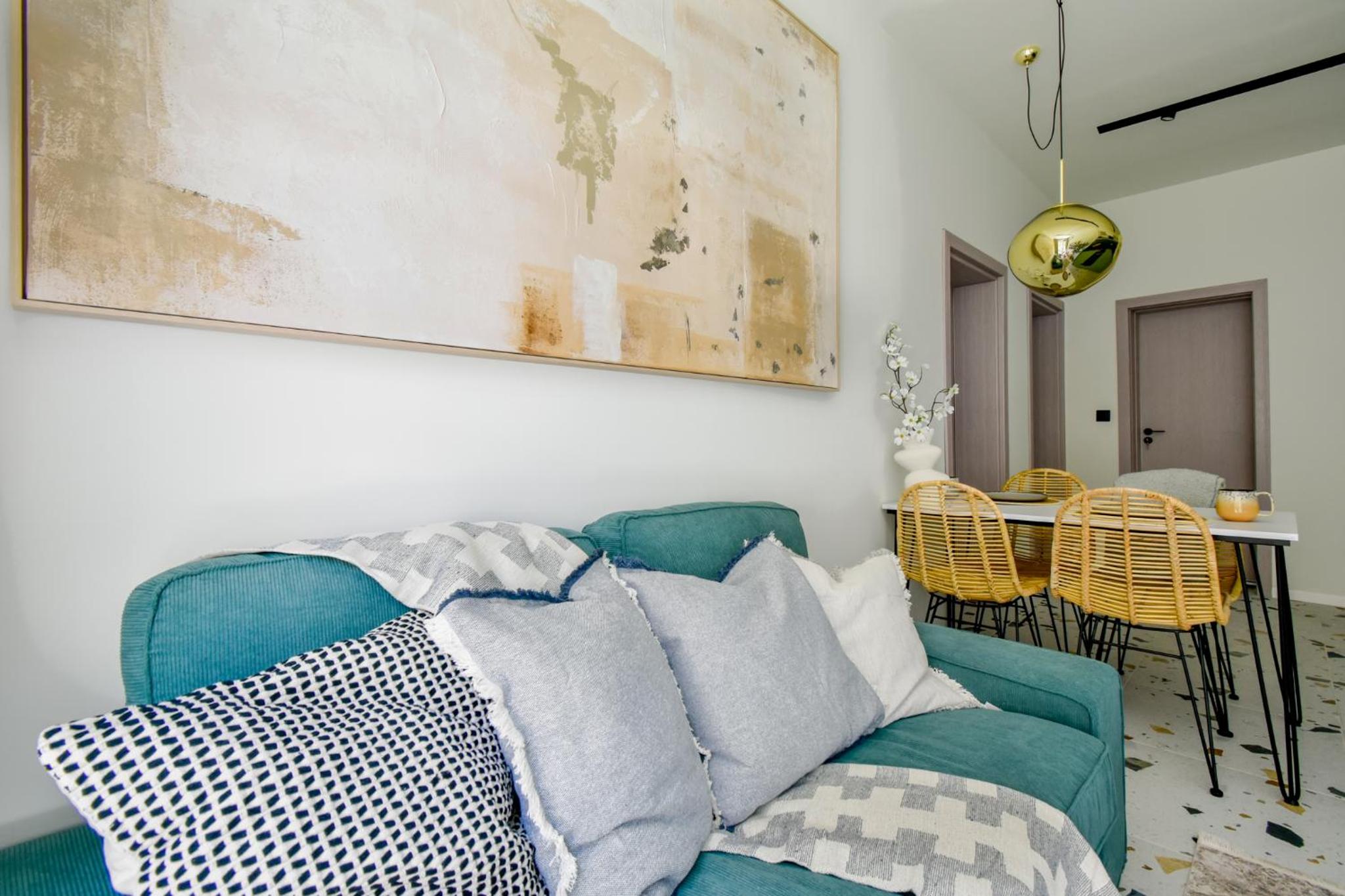 Duplex - Main Street Area - AC - Netflix - Desk