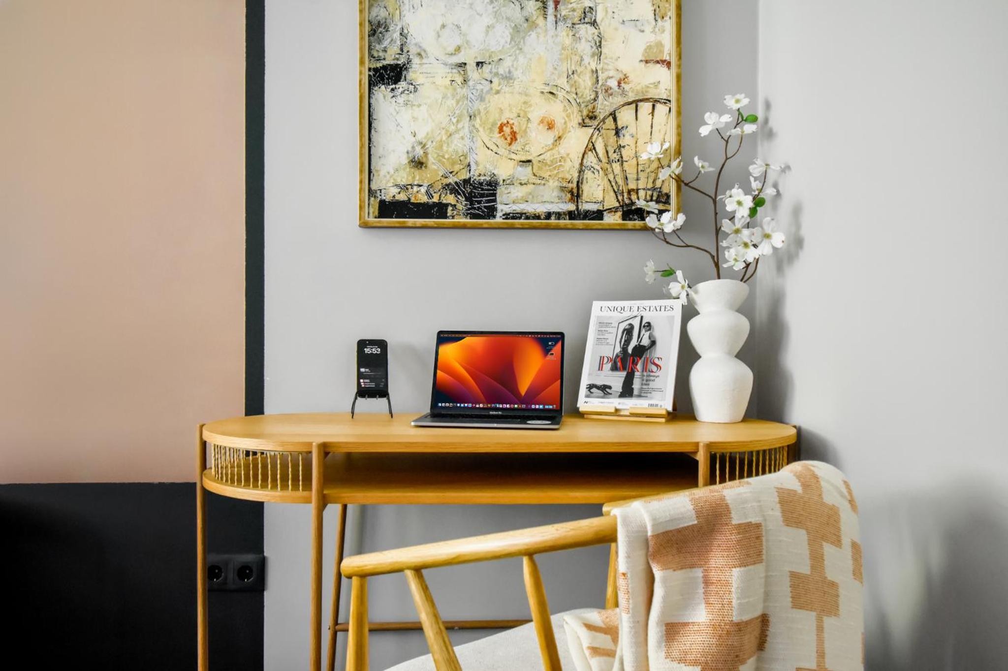 Duplex - Main Street Area - AC - Netflix - Desk