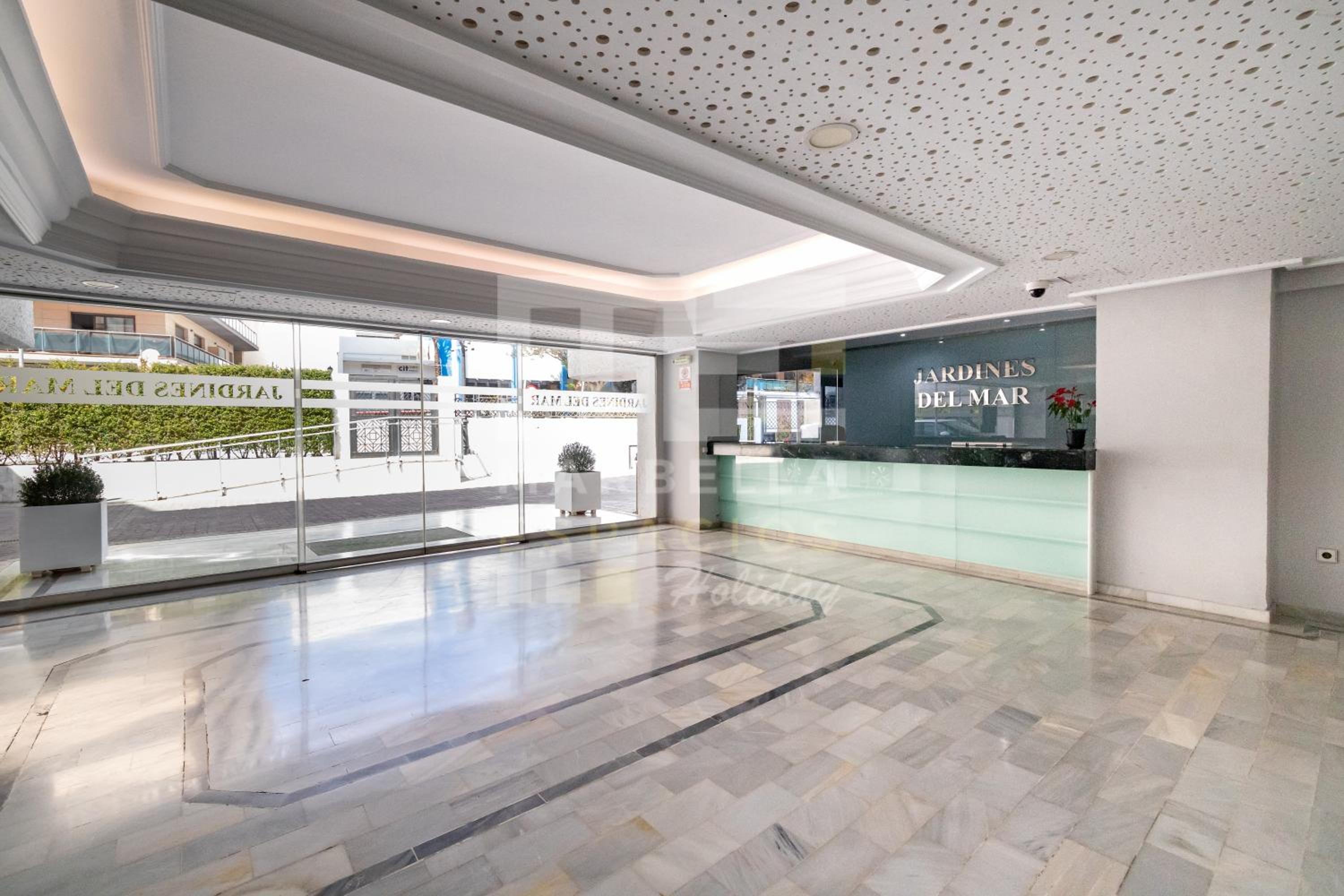 714 Luxury Plaza Suite estudio junto a la playa Marbella view 3
