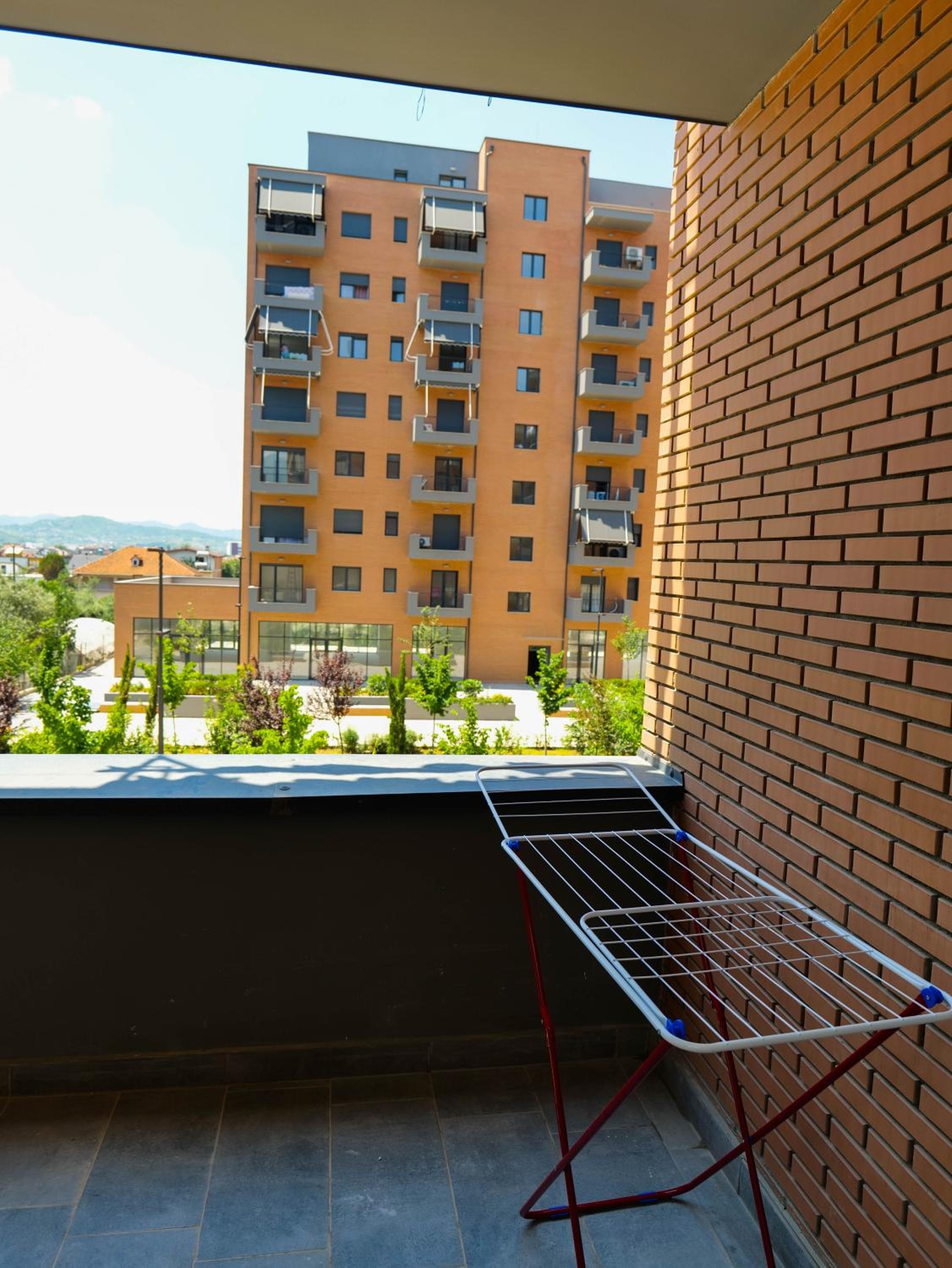 Bulevardi blu Kamez 3