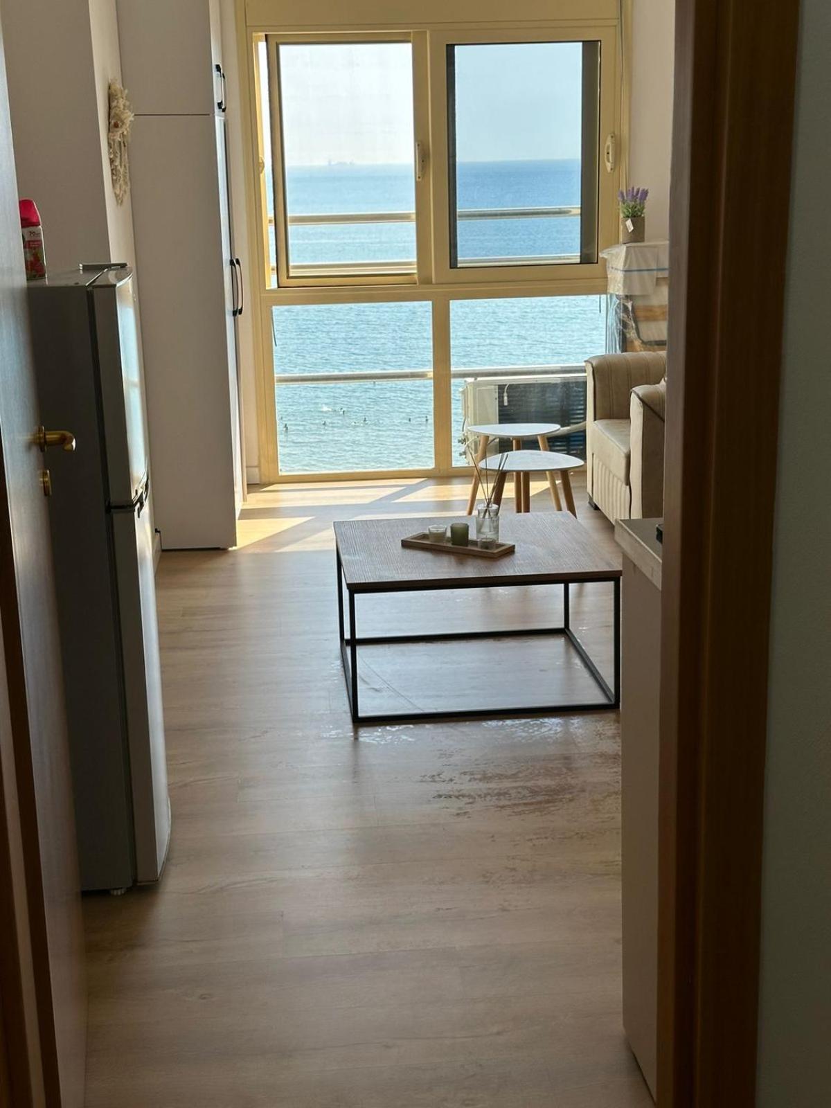 Sea view apartment on the beach