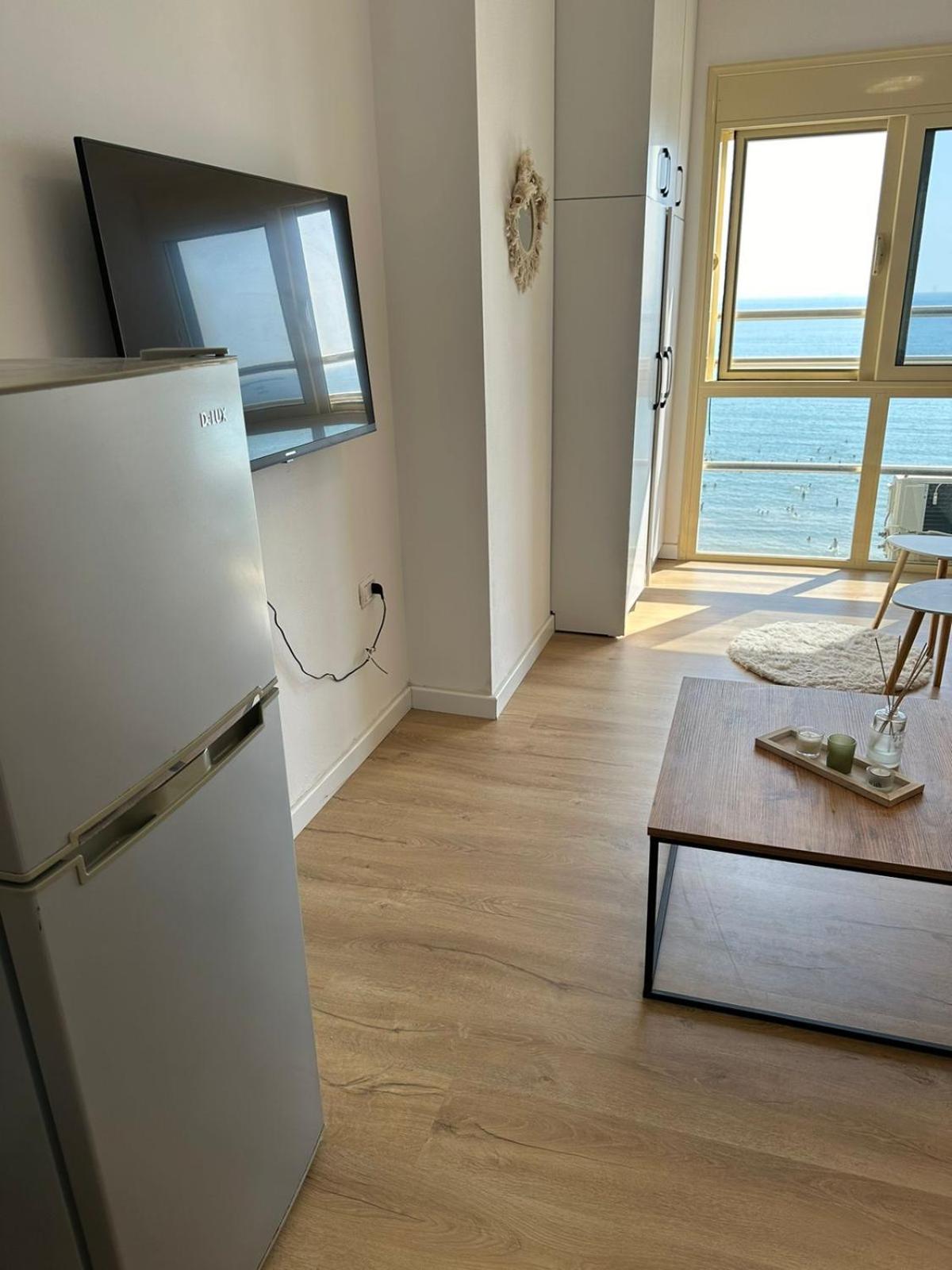 Sea view apartment on the beach