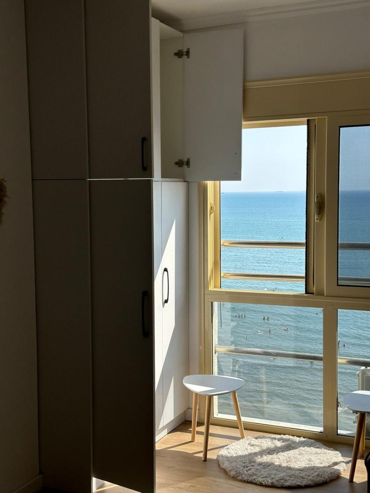 Sea view apartment on the beach