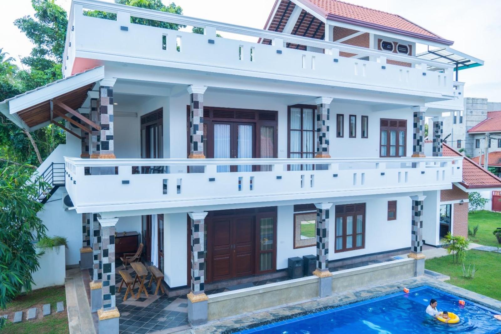 Rivershore Villas