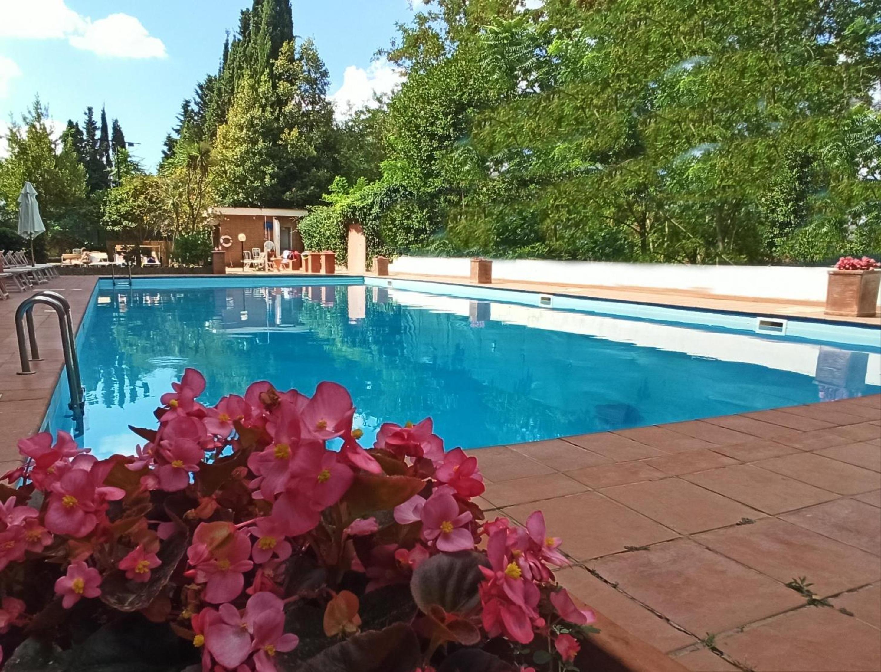 Aurelia Antica Terrace Apt free pool and parking