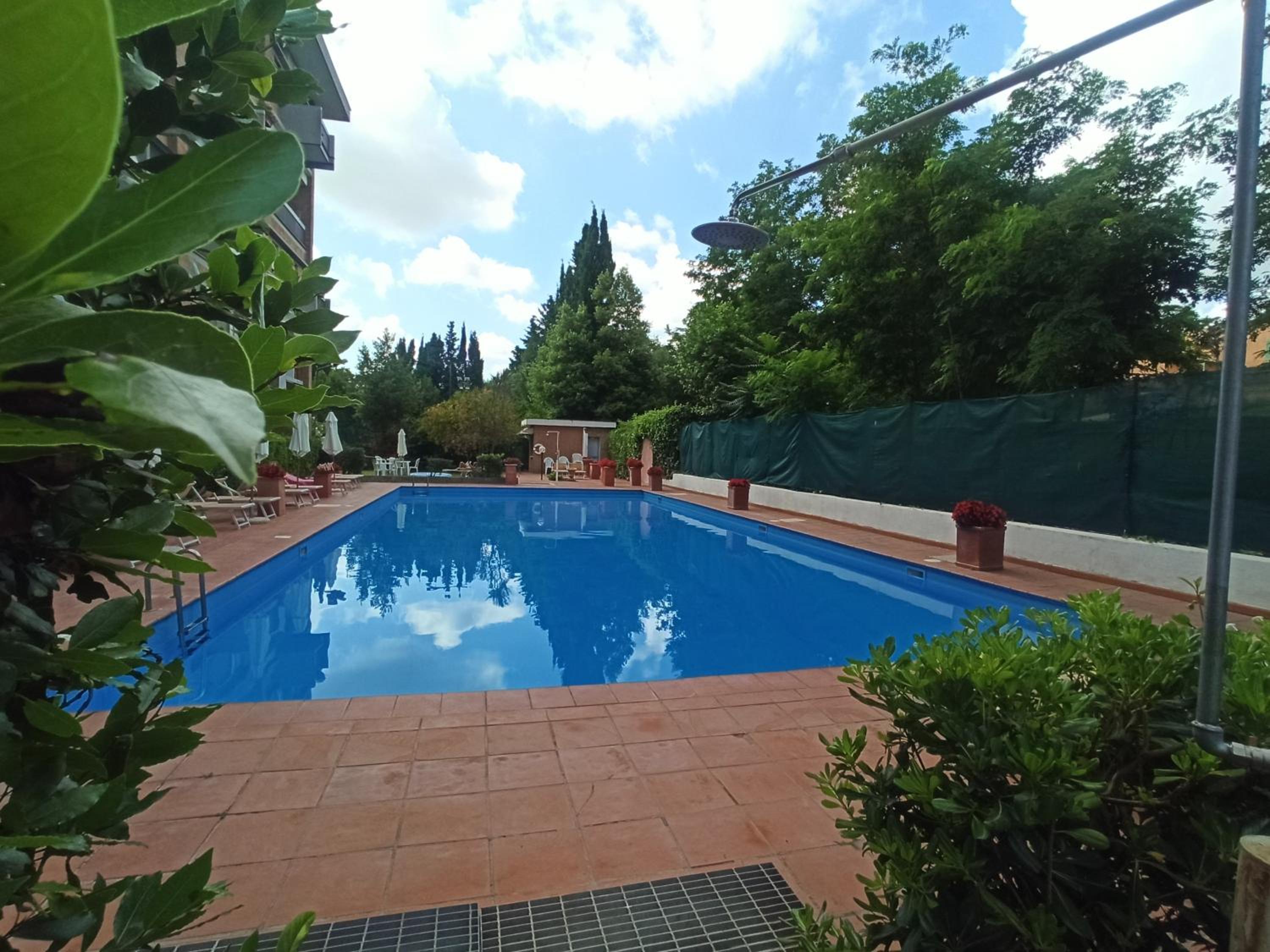 Aurelia Antica Terrace Apt free pool and parking