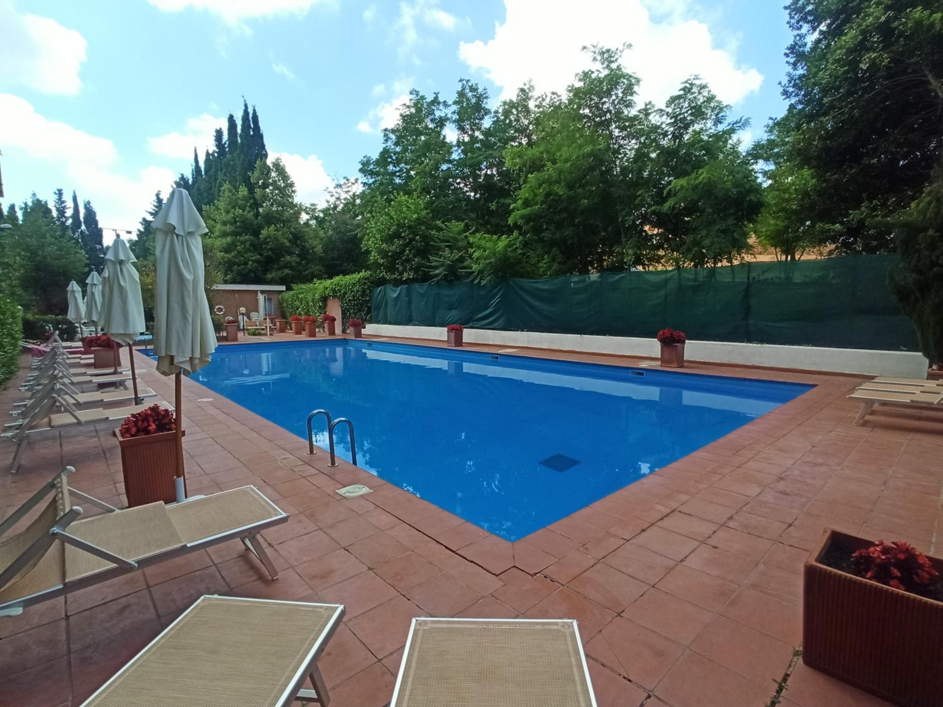 Aurelia Antica Terrace Apt free pool and parking