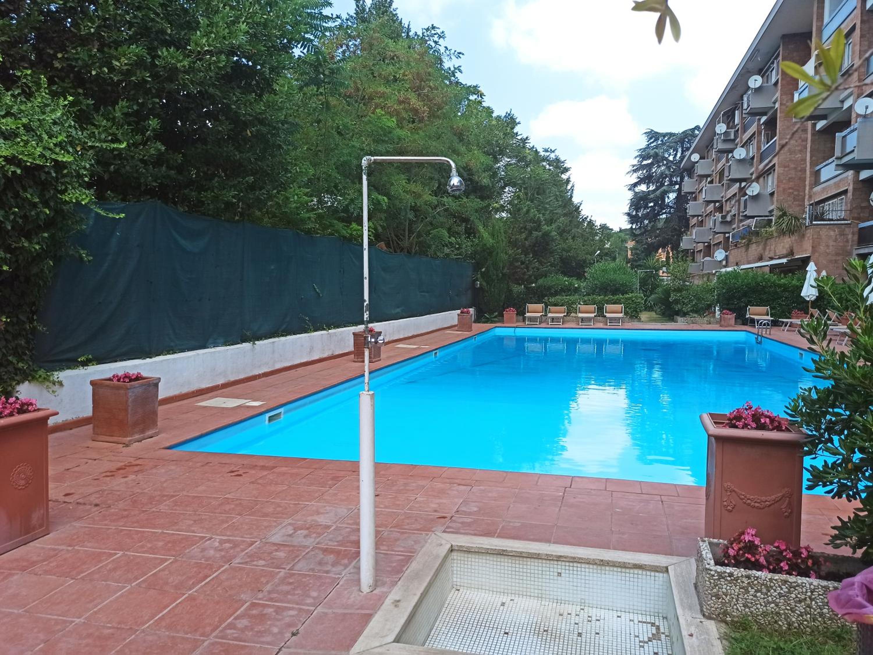 Aurelia Antica Terrace Apt free pool and parking