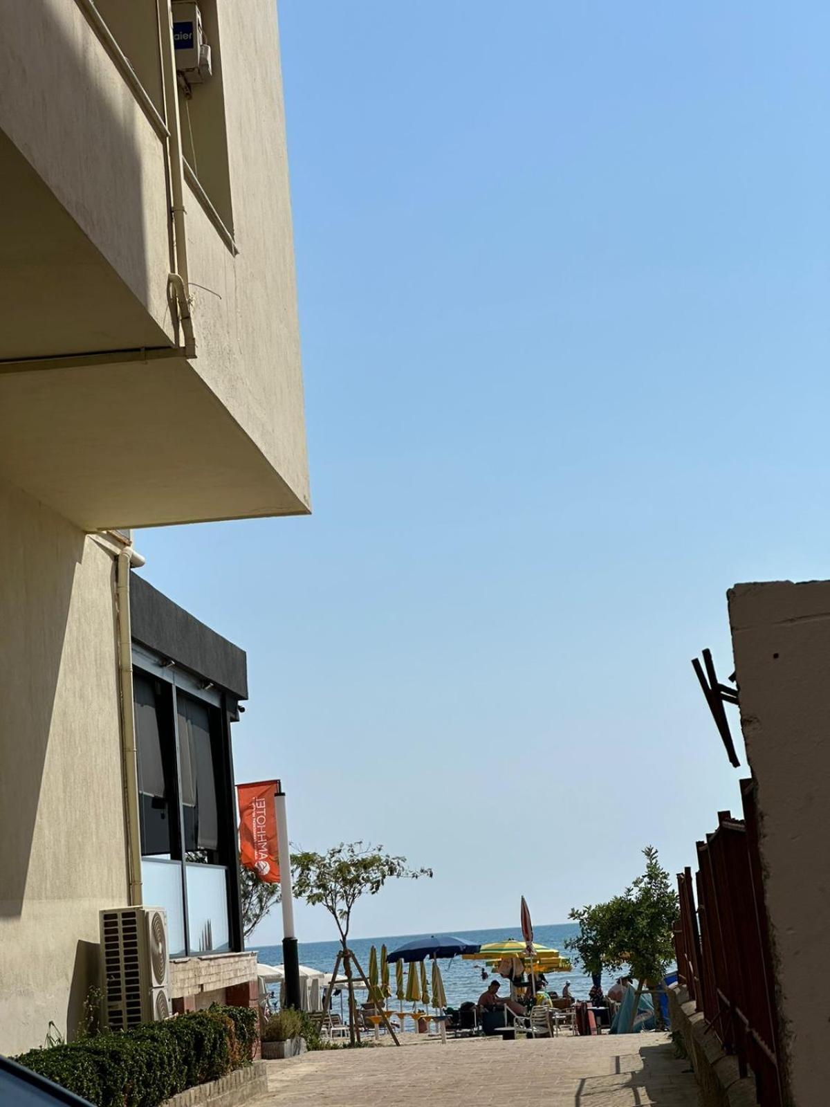 Front Beach Apartments