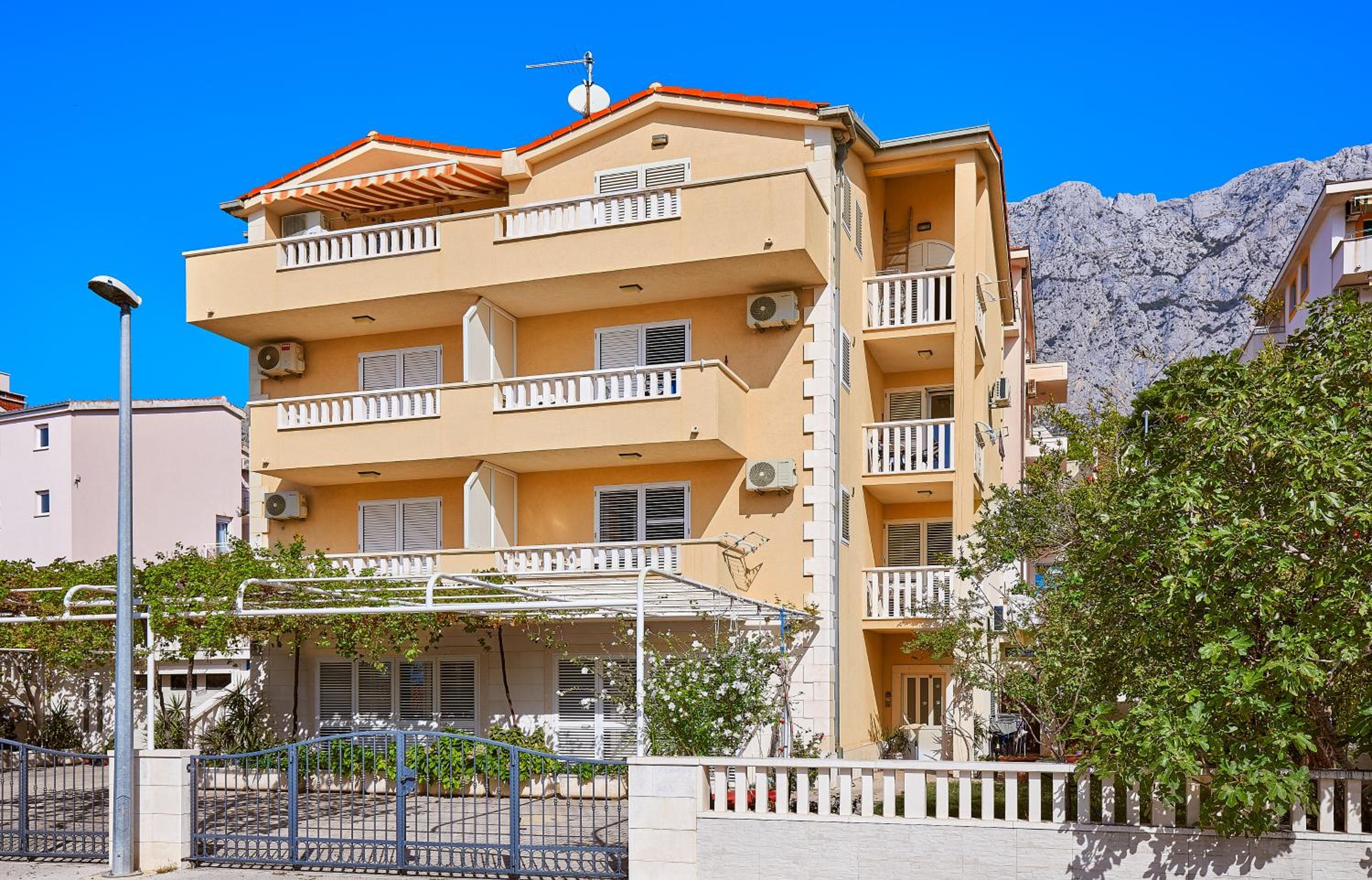 Apartments Ivica