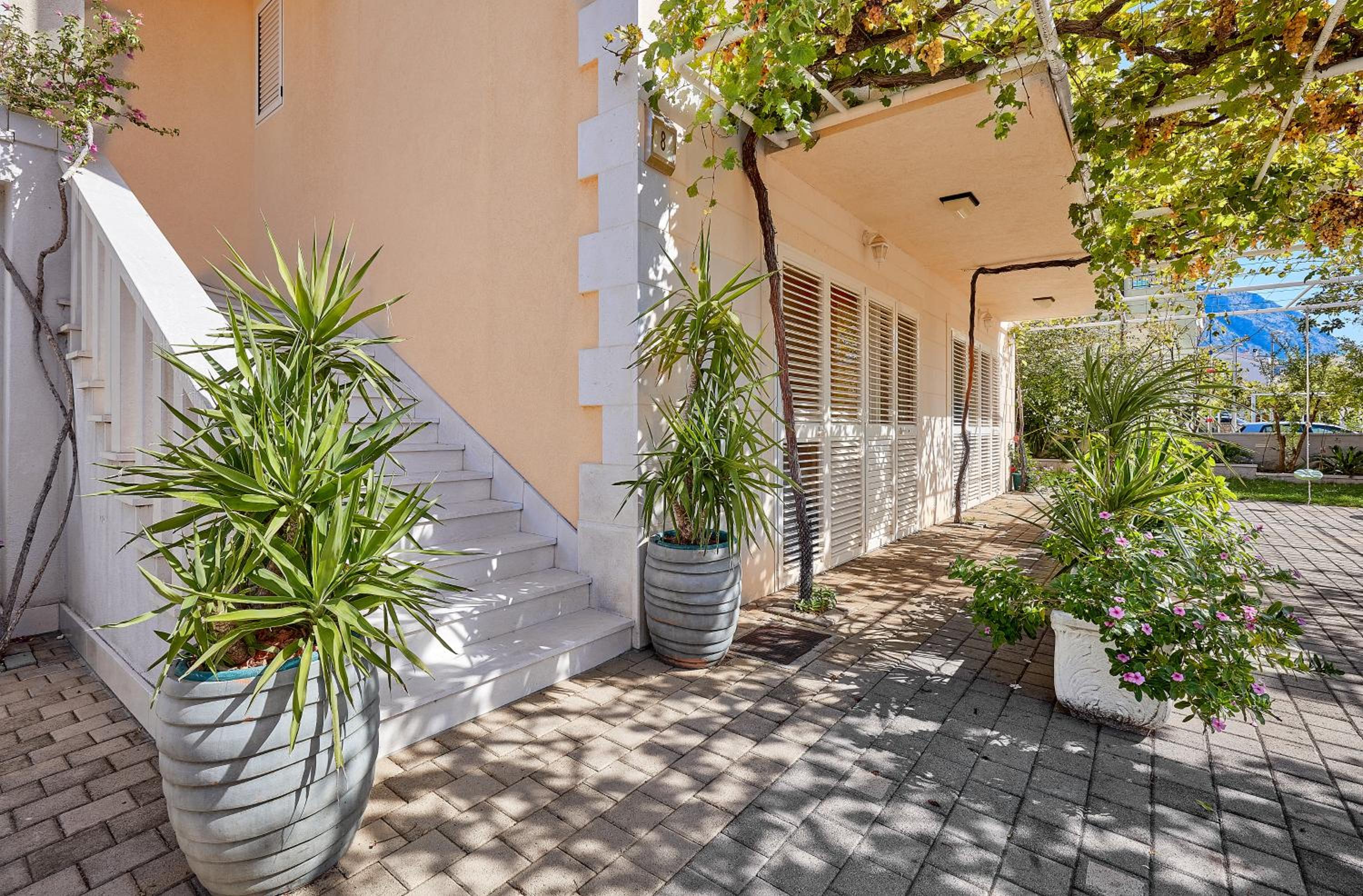 Apartments Ivica