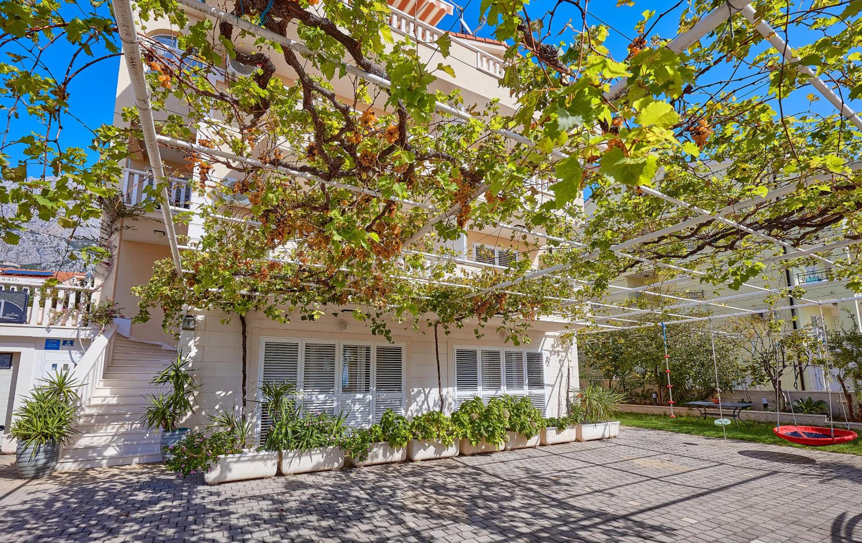 Apartments Ivica