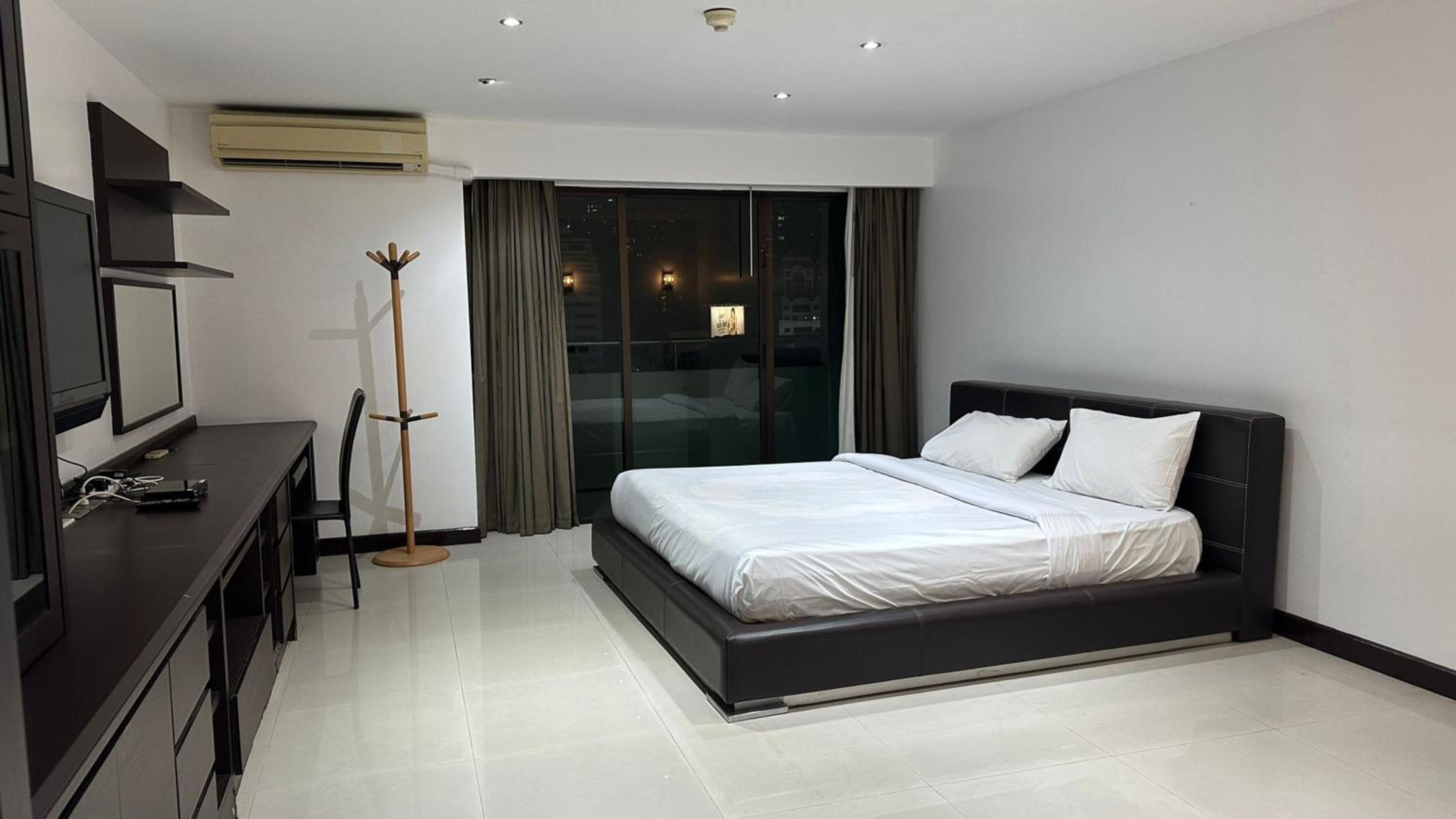 Affordable Serviced Apartment Nana - Omni Tower Sukhumvit location