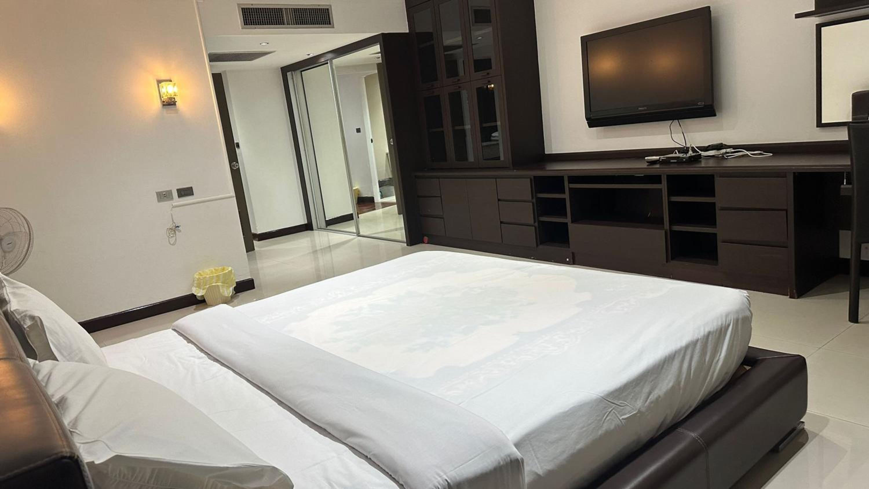 Affordable Serviced Apartment Nana - Omni Tower Sukhumvit location