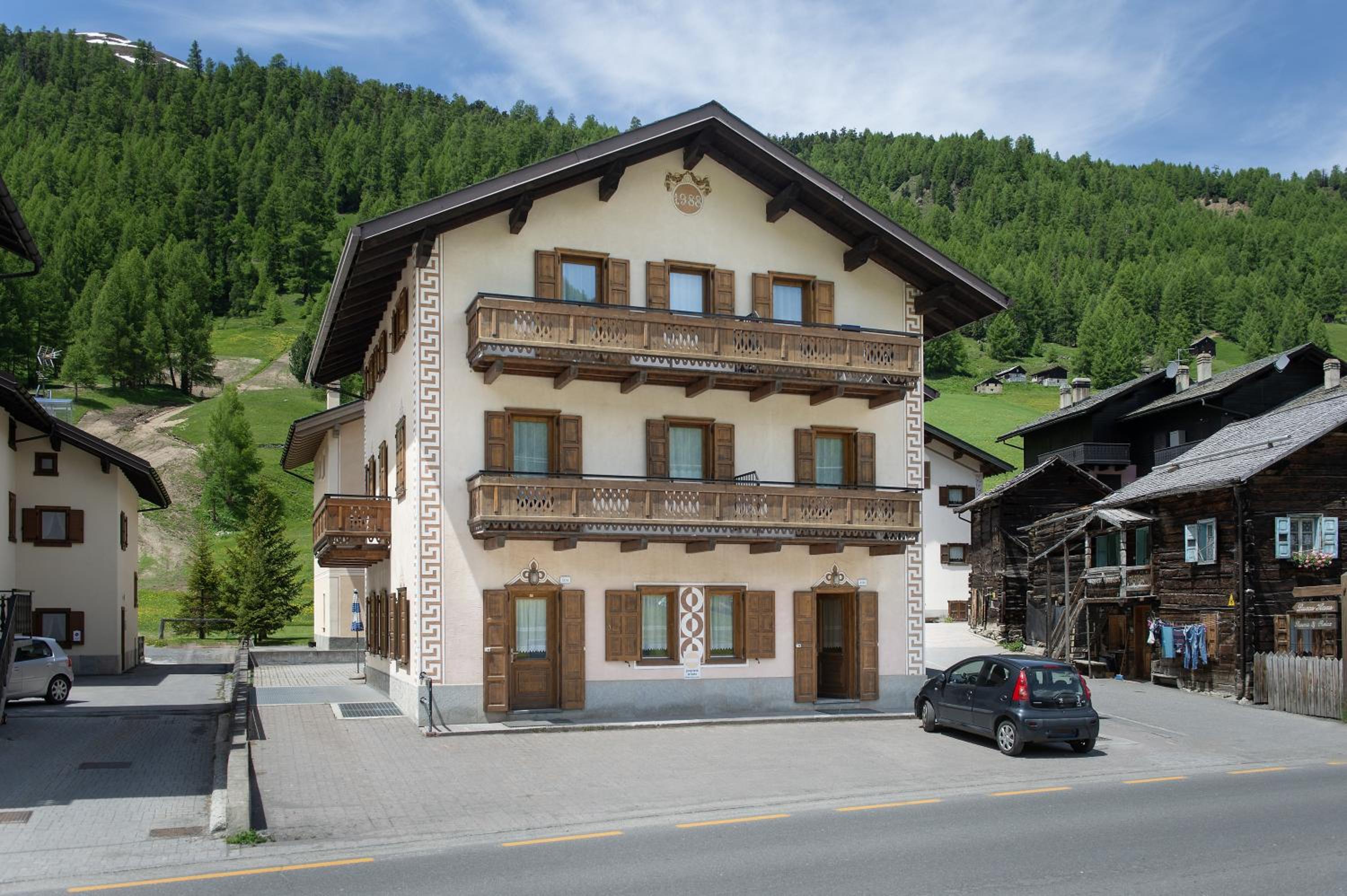 Photo 10