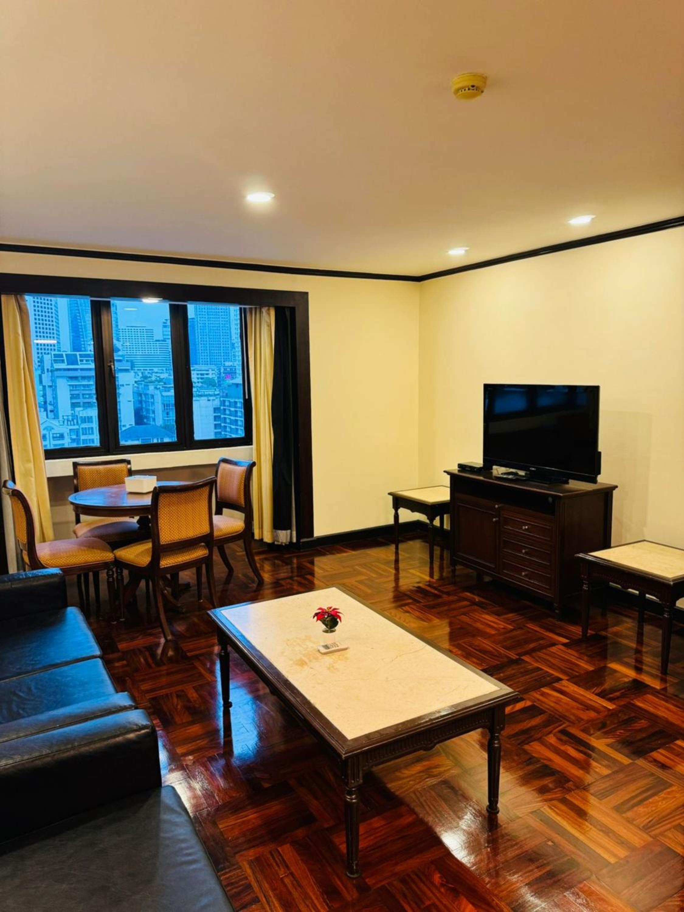 Affordable Serviced Apartment Nana - Omni Tower Sukhumvit location