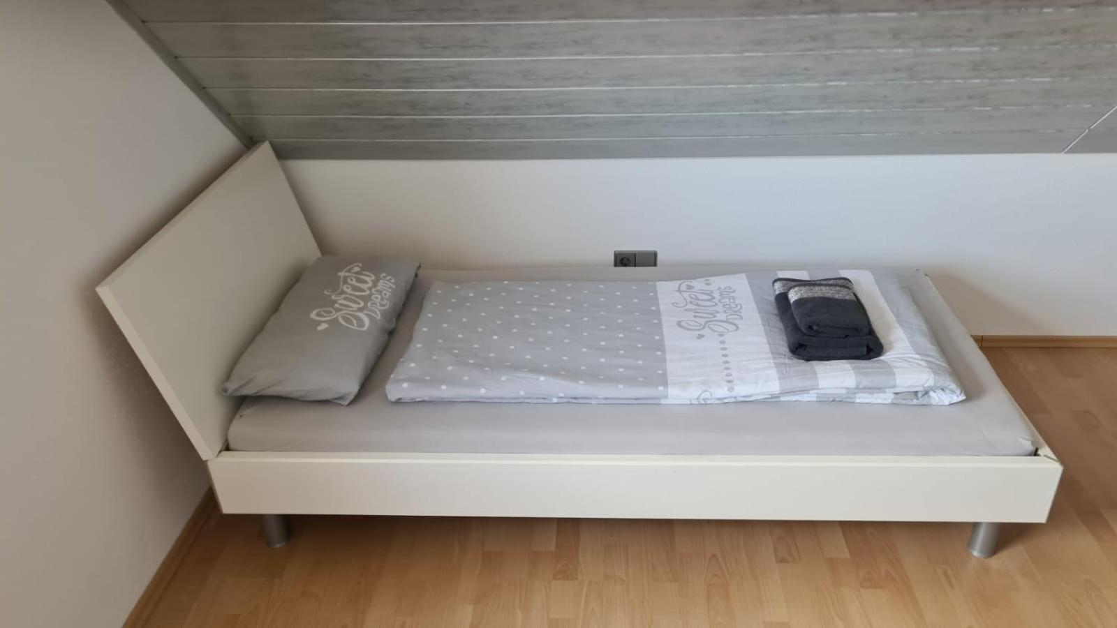 Schlafzimmer 1 mit Top Aussicht über Weilstetten Balingen