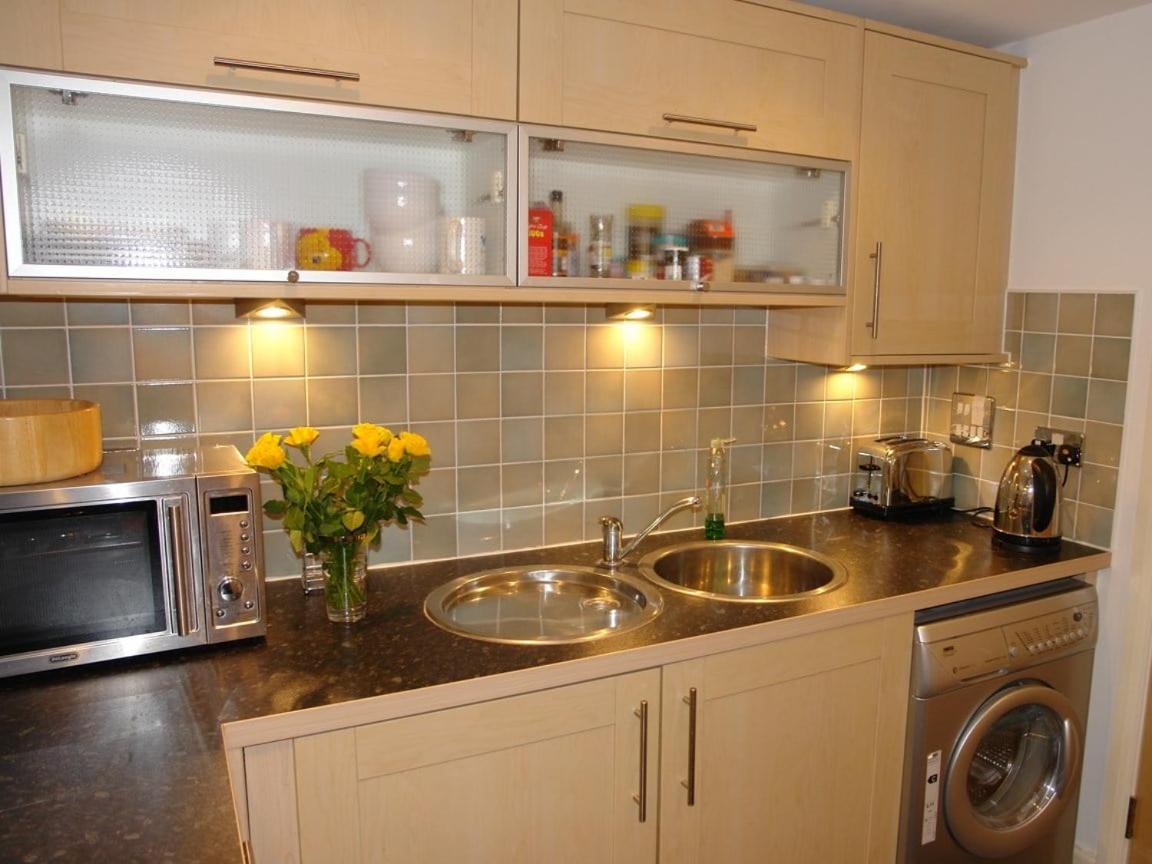 2 Bed in Eastbourne oc-ehc14 view 2