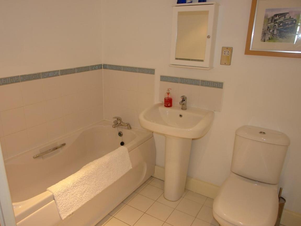 2 Bed in Eastbourne oc-ehc14 view 5