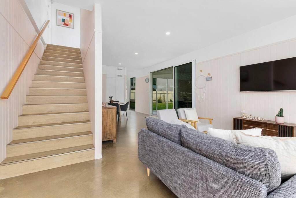 Sunnyside Sellicks Beach Family friendly oasis Sleeps 12 with Sea Views