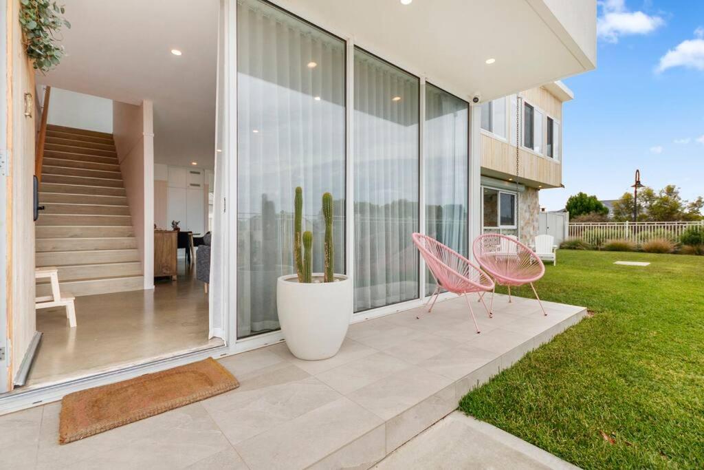 Sunnyside Sellicks Beach Family friendly oasis Sleeps 12 with Sea Views