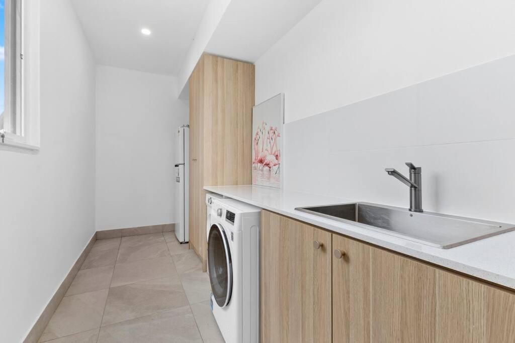 Sunnyside Sellicks Beach Family friendly oasis Sleeps 12 with Sea Views