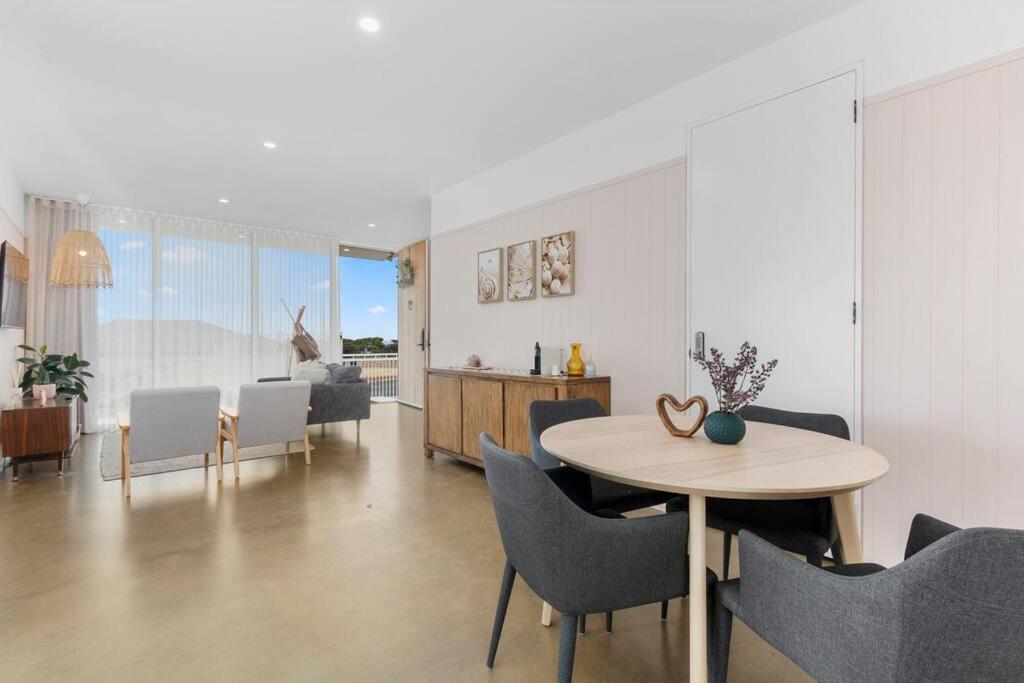 Sunnyside Sellicks Beach Family friendly oasis Sleeps 12 with Sea Views