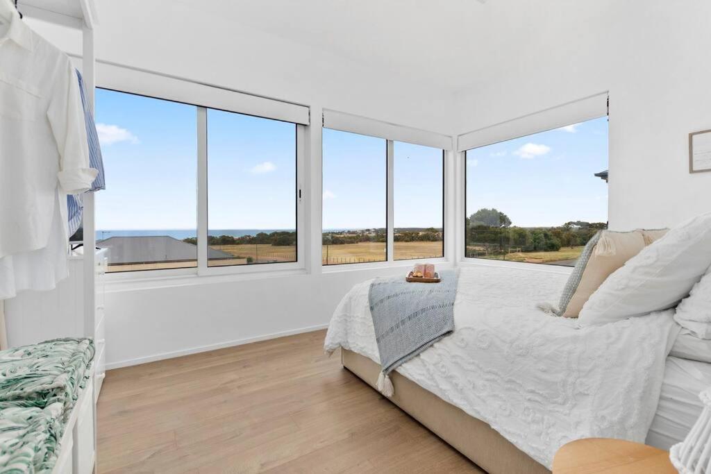 Sunnyside Sellicks Beach Family friendly oasis Sleeps 12 with Sea Views