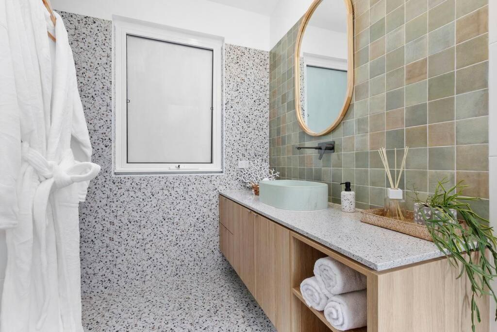 Sunnyside Sellicks Beach Family friendly oasis Sleeps 12 with Sea Views